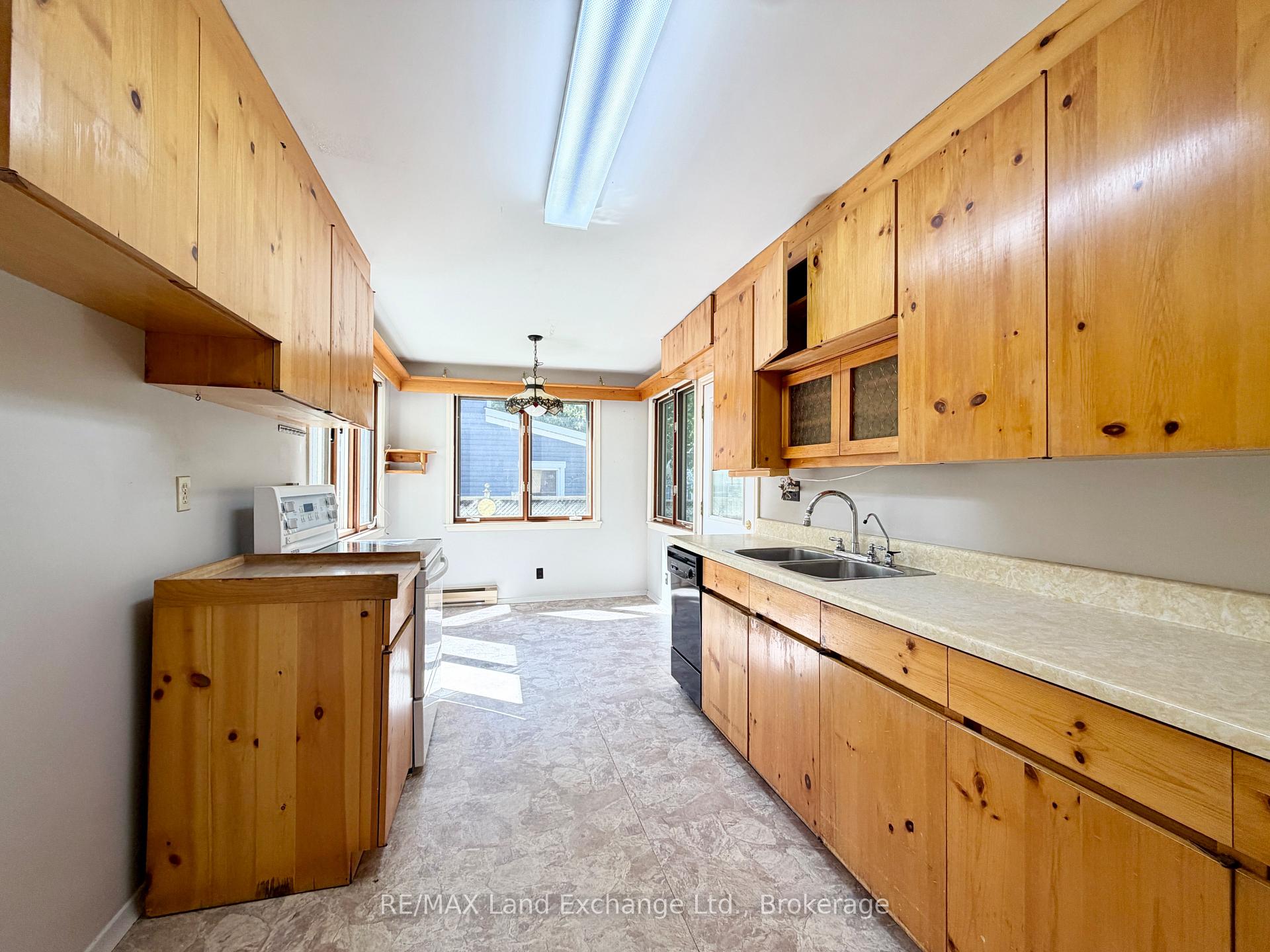 66 Chantry View Drive, Saugeen Shores — photo 5 of 5
