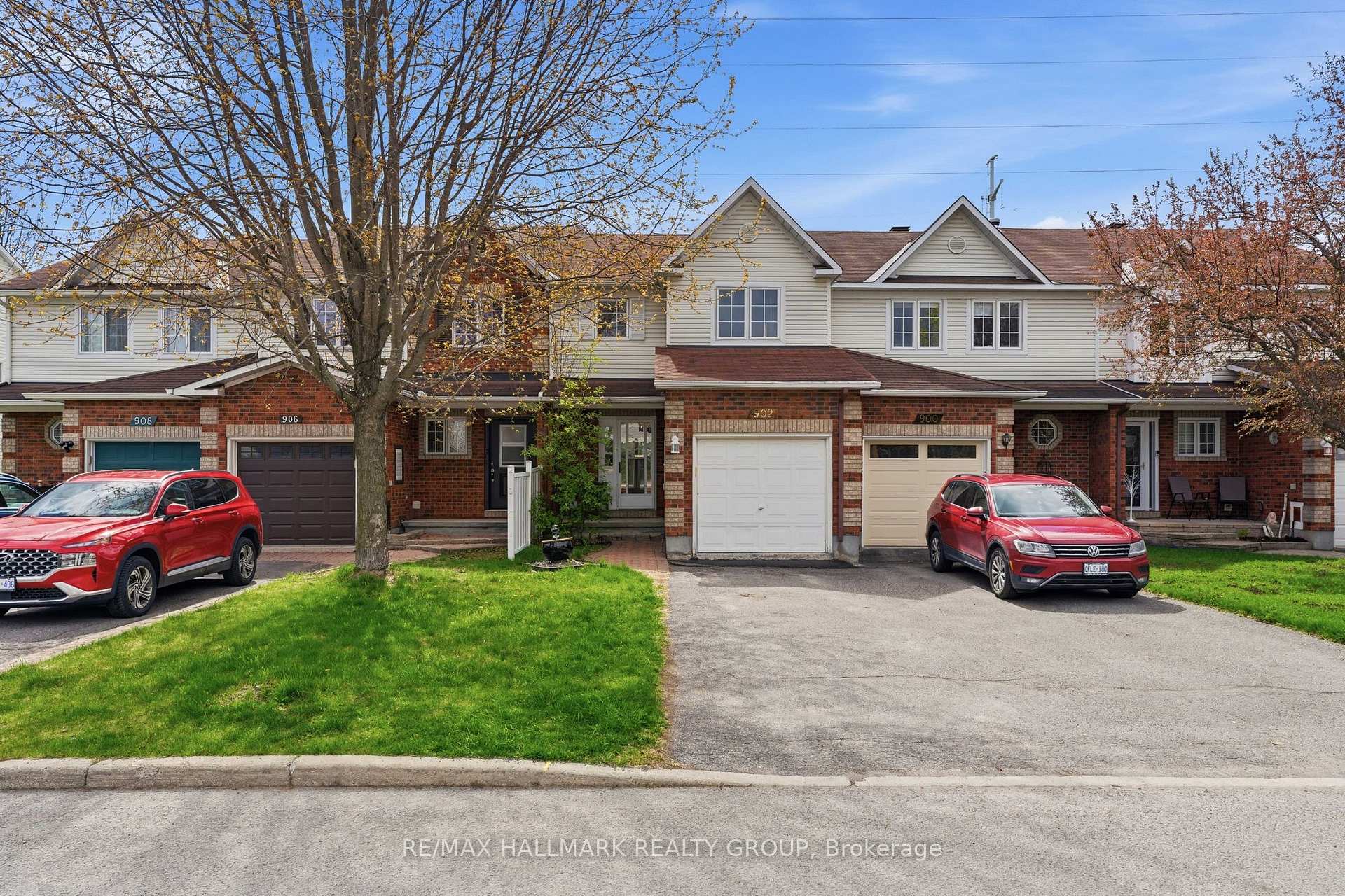 902 Paradise Crescent, Orleans - Cumberland and Area — photo 2 of 5