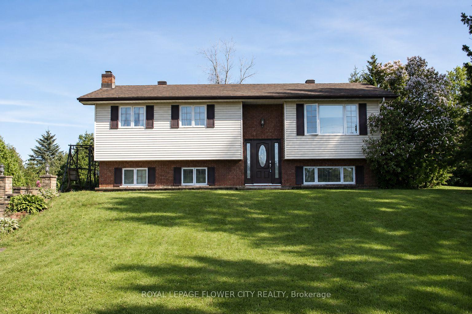 18528 Paragon Road, South Glengarry — photo 2 of 5