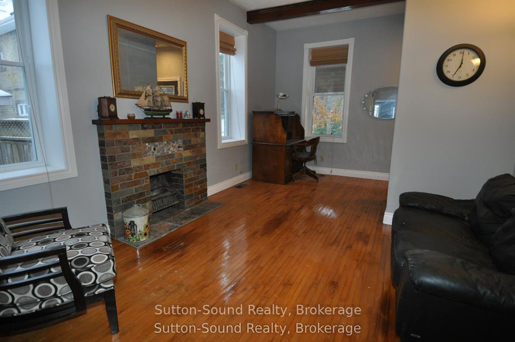 1969 4th Avenue W, Owen Sound — photo 2 of 5