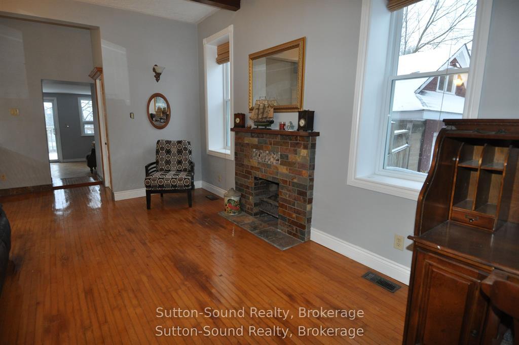1969 4th Avenue W, Owen Sound — photo 3 of 5
