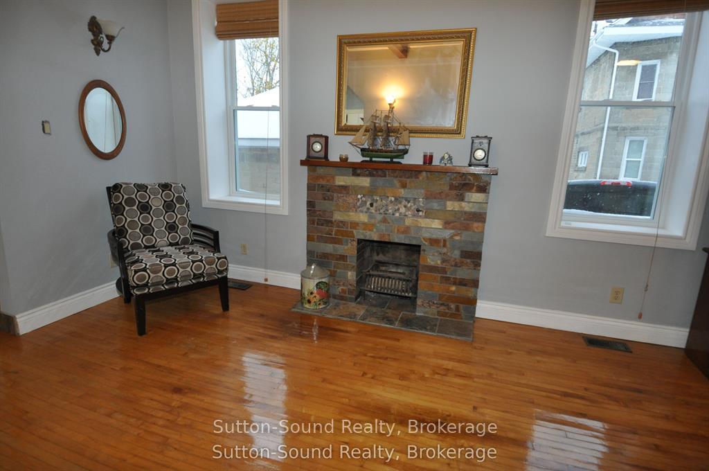 1969 4th Avenue W, Owen Sound — photo 4 of 5