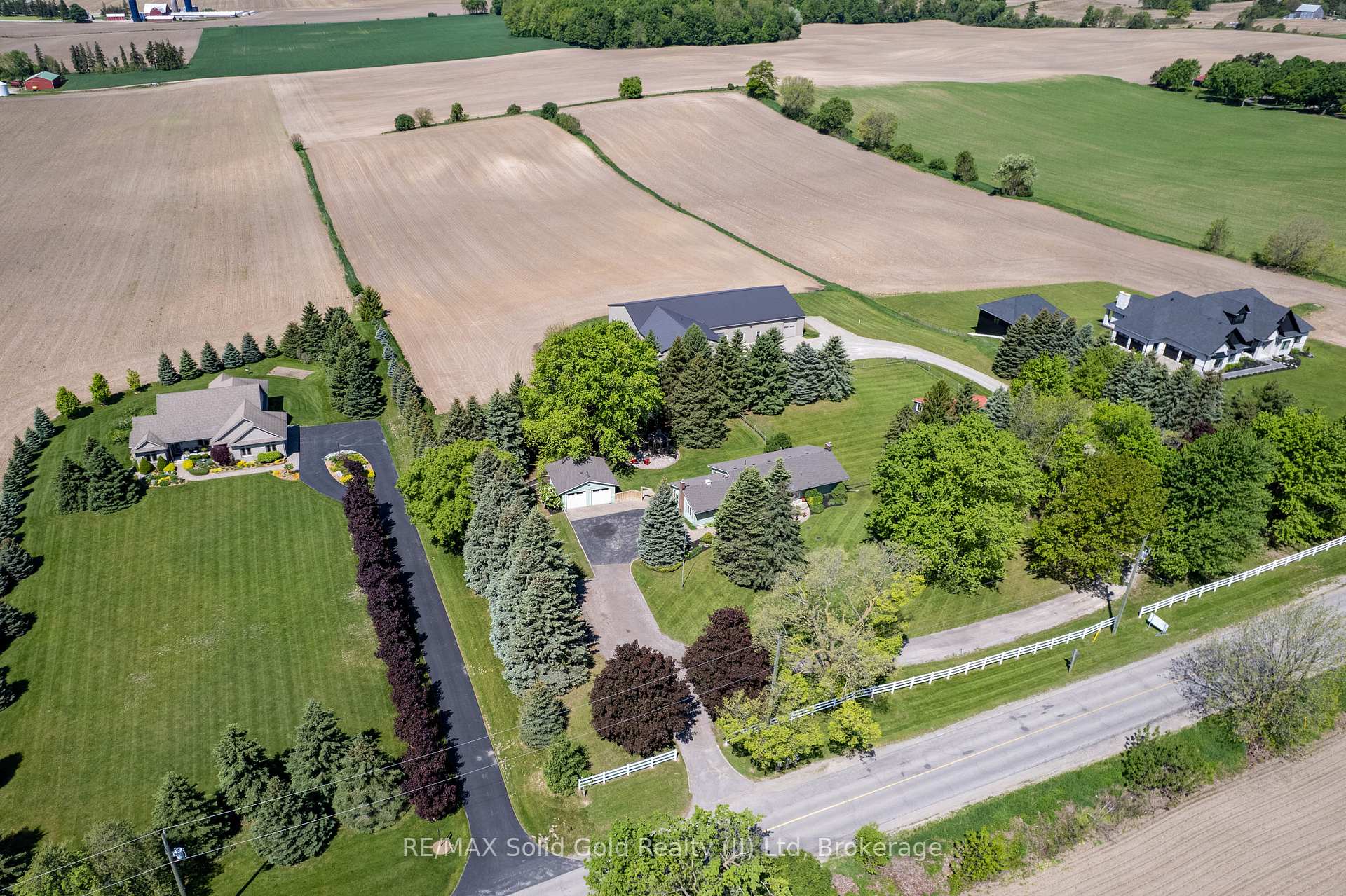 1068 Cameron Road, North Dumfries, ON N0B 1E0 — North Dumfries, Ontario