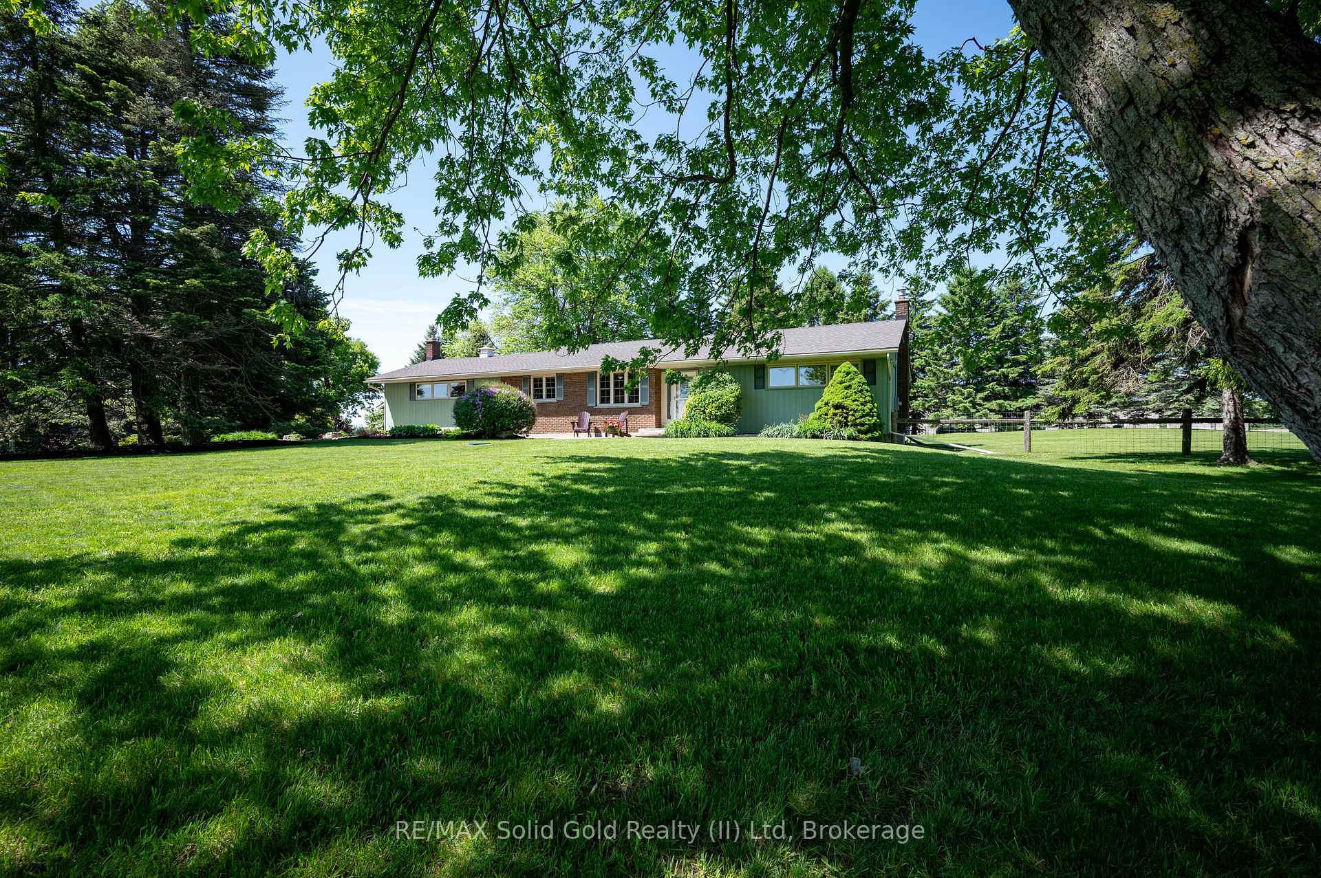 1068 Cameron Road, North Dumfries — photo 2 of 5