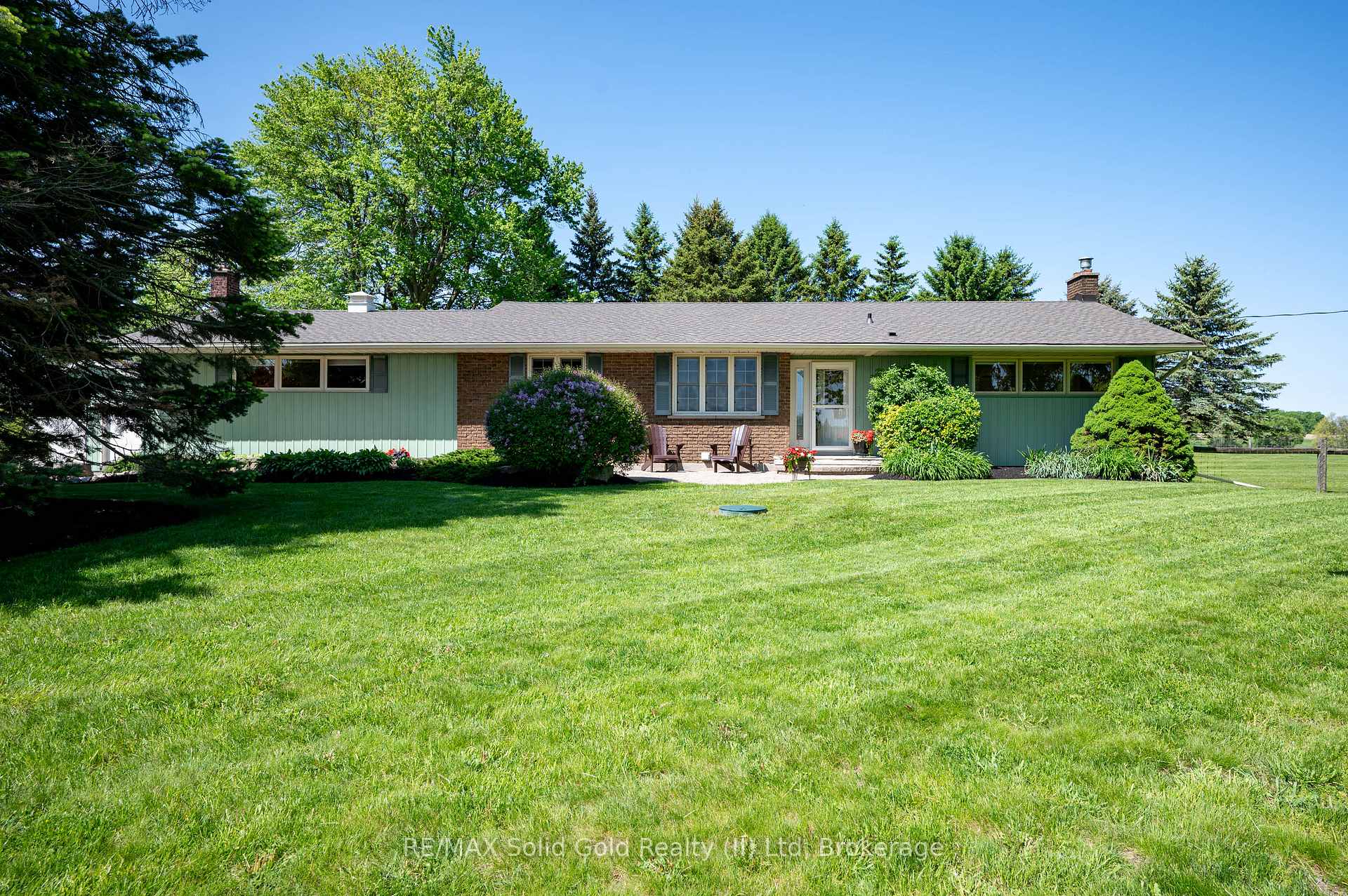 1068 Cameron Road, North Dumfries — photo 3 of 5