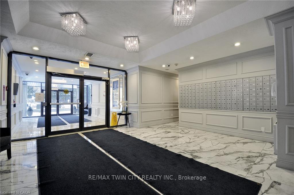 237 King Street W 703, Cambridge — photo 2 of 5