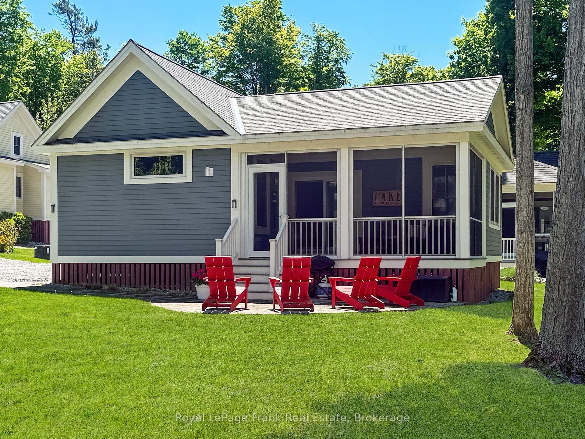 5 Hollow Lane 215, Prince Edward County — photo 3 of 5