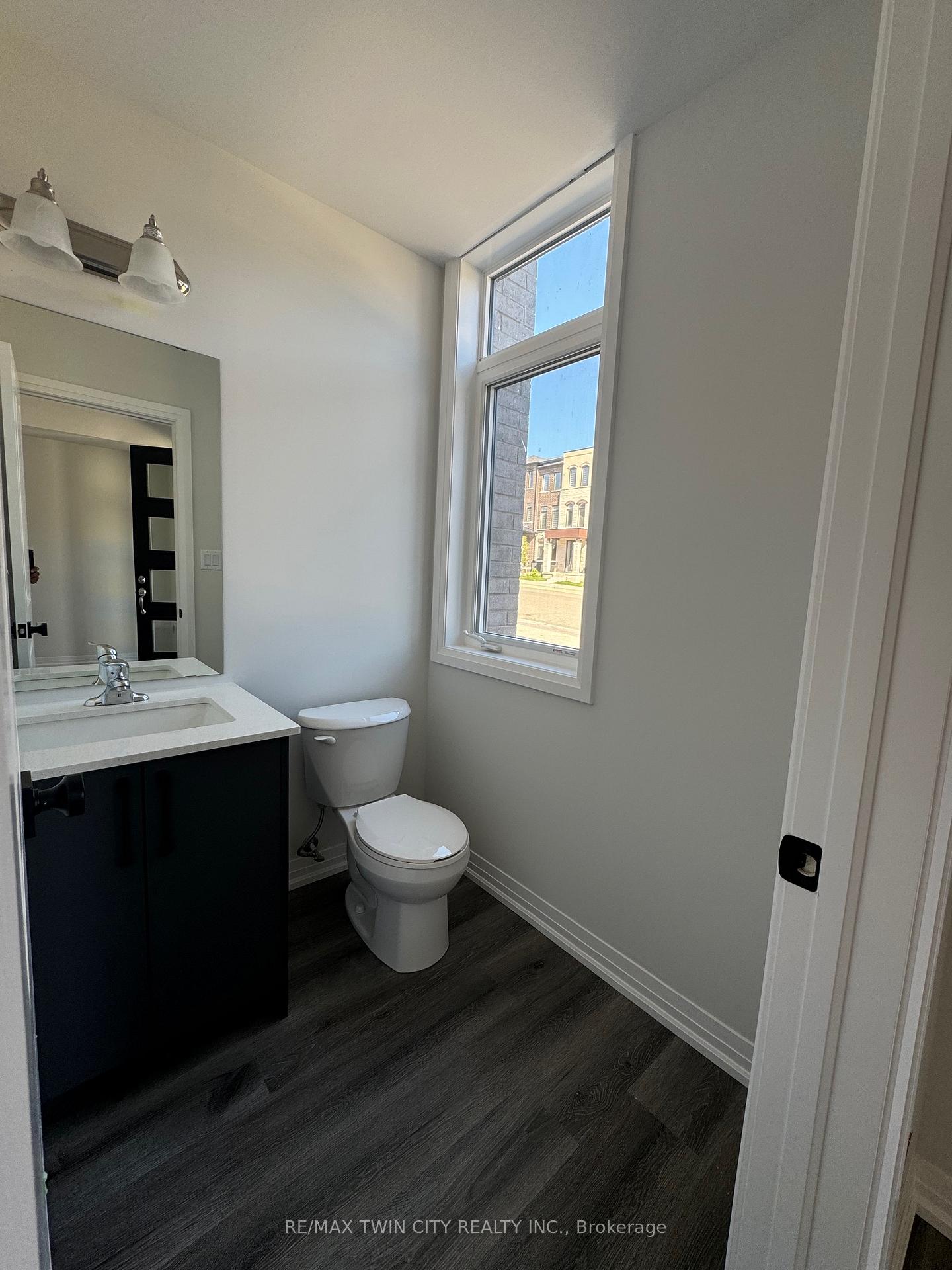 155 Equestrian Way 26, Cambridge — photo 4 of 5