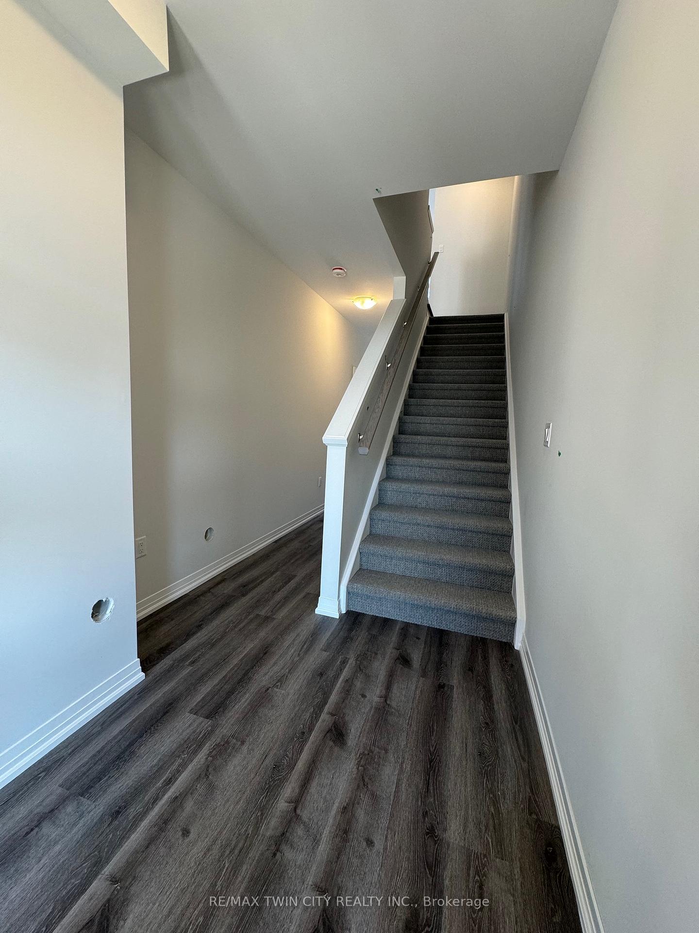 155 Equestrian Way 26, Cambridge — photo 5 of 5