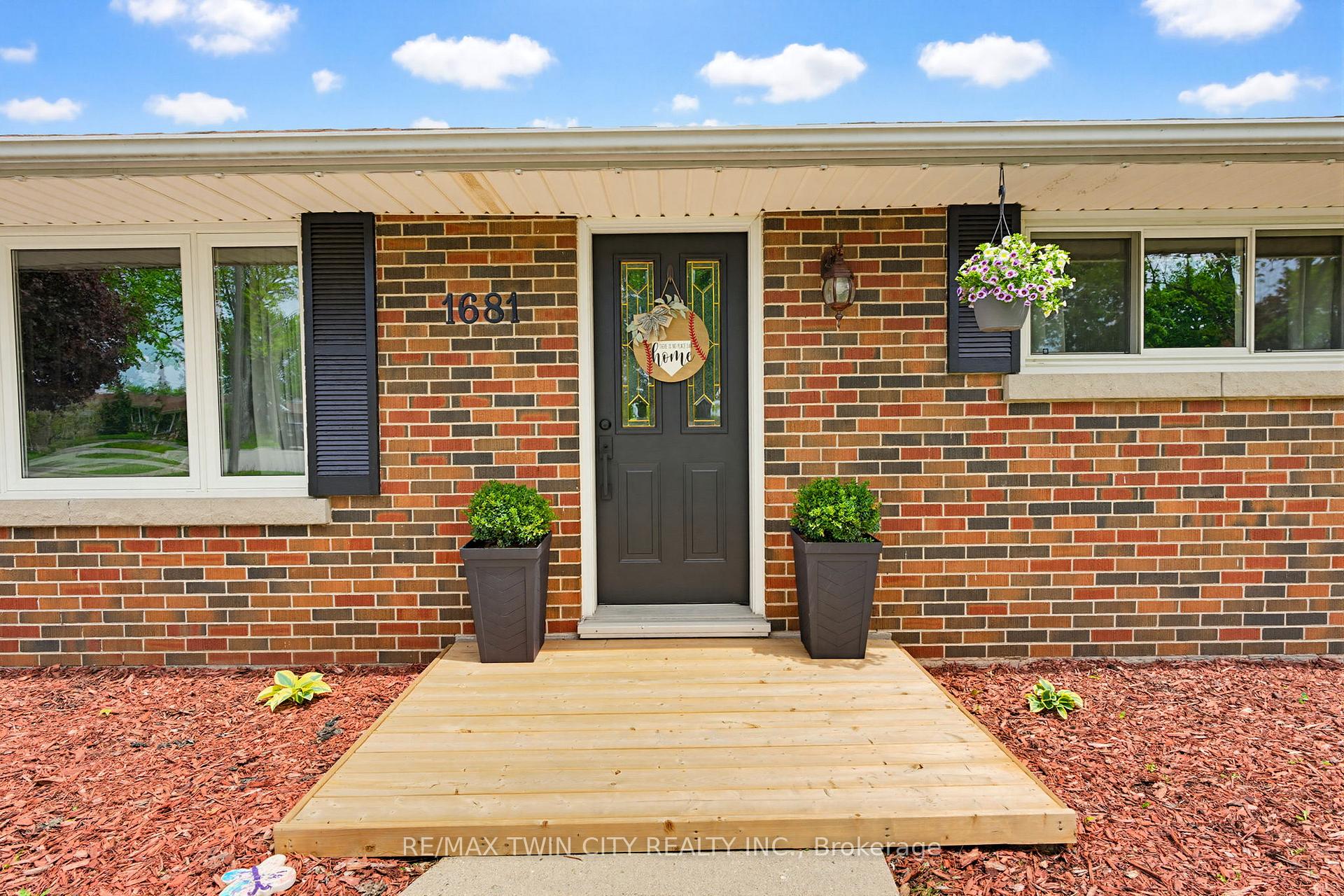 1681 Severn Avenue, Cambridge — photo 4 of 5