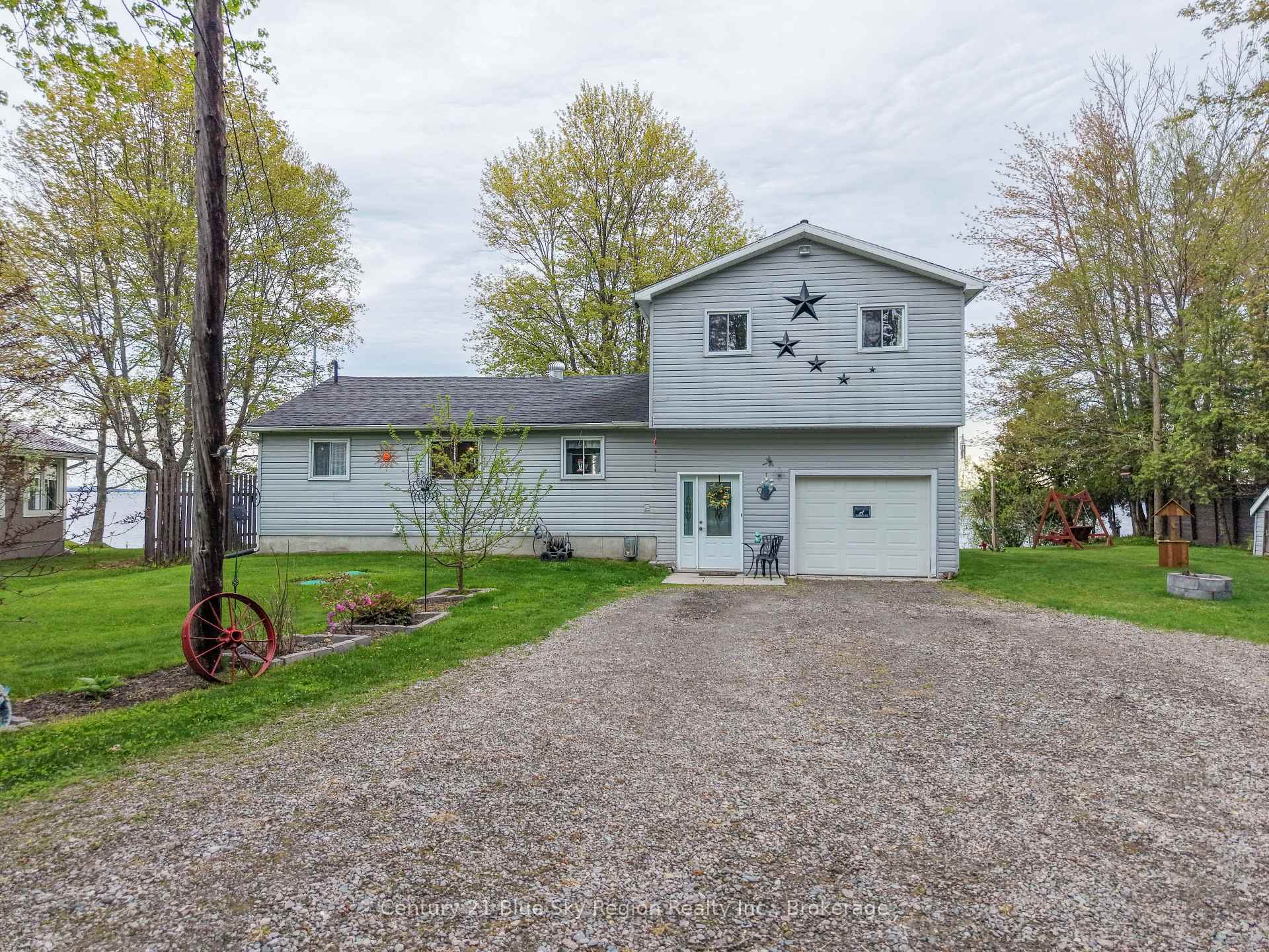 319 Jocko Point Road, North Bay — photo 2 of 5