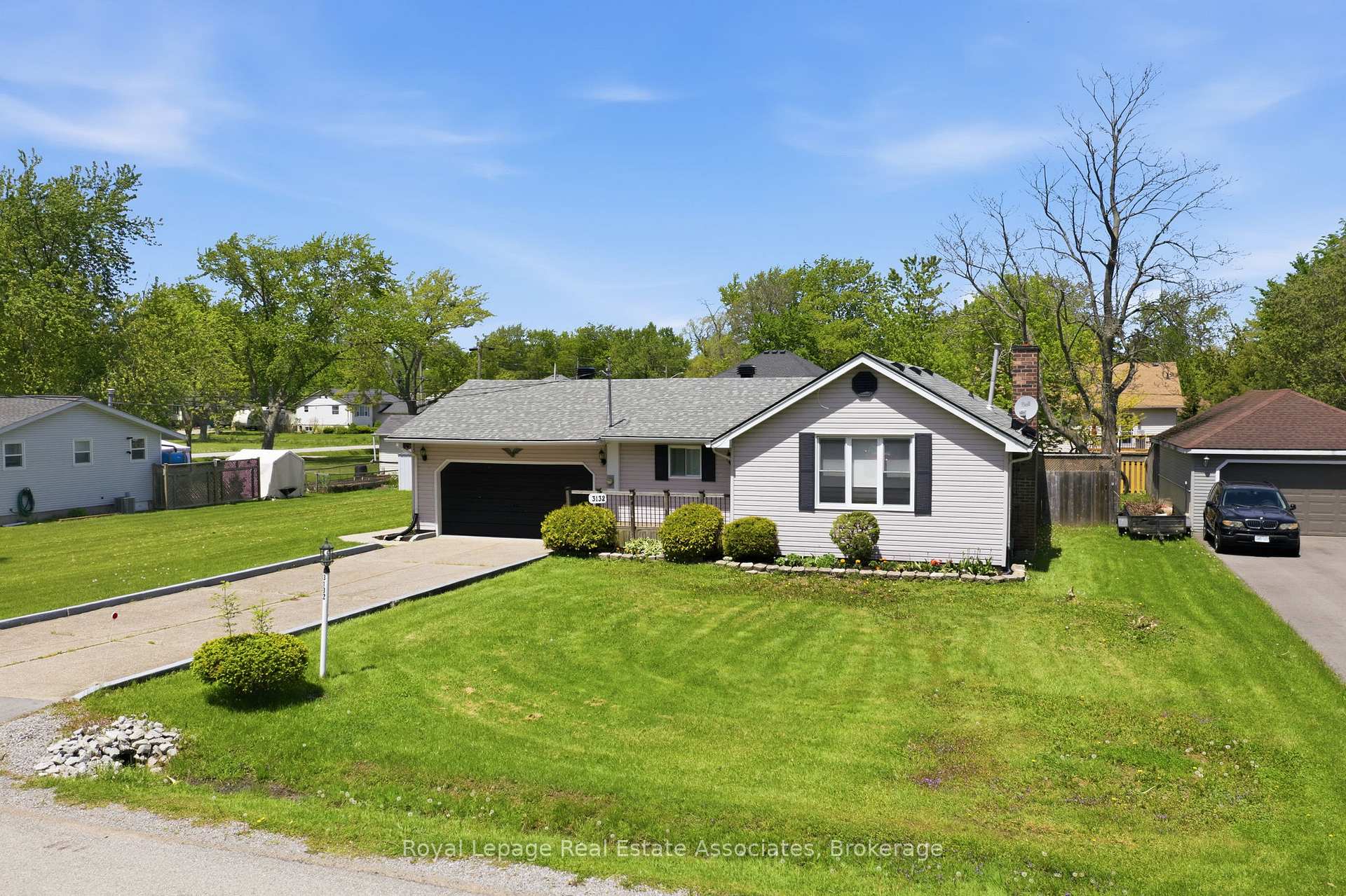 3132 Evadere Avenue, Fort Erie — photo 3 of 5