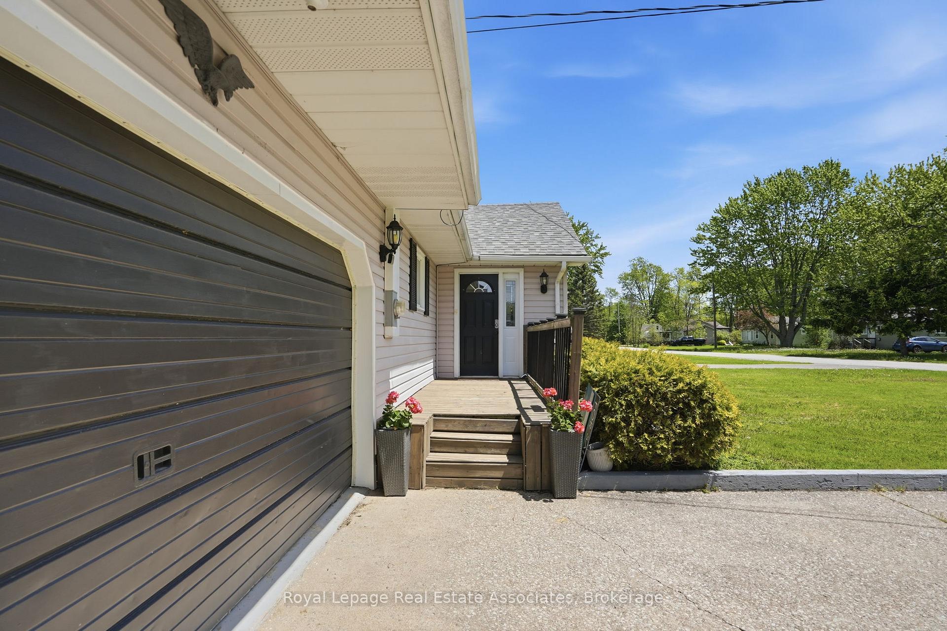 3132 Evadere Avenue, Fort Erie — photo 4 of 5