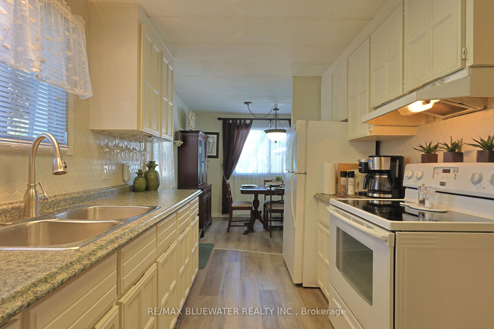 208 Biltmore Drive, South Huron — photo 5 of 5