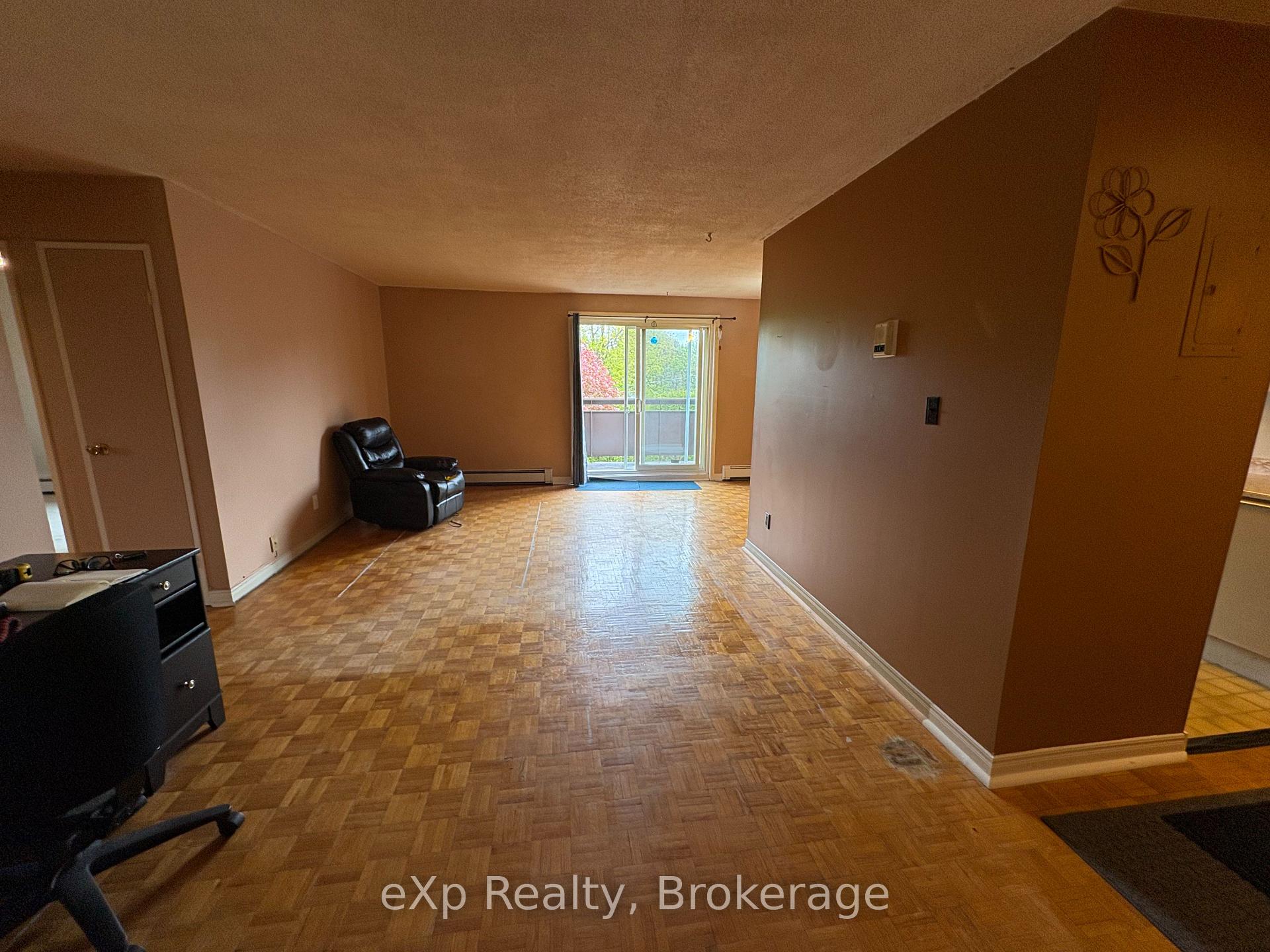 925 10th Avenue E 303, Owen Sound — photo 2 of 5
