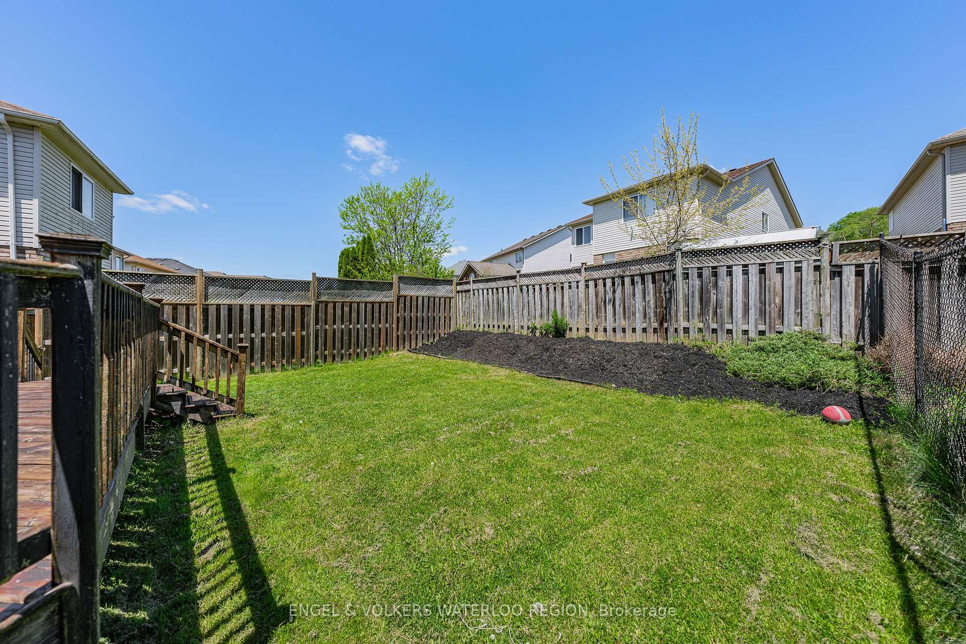 857 Brandenburg Boulevard, Waterloo — photo 2 of 5