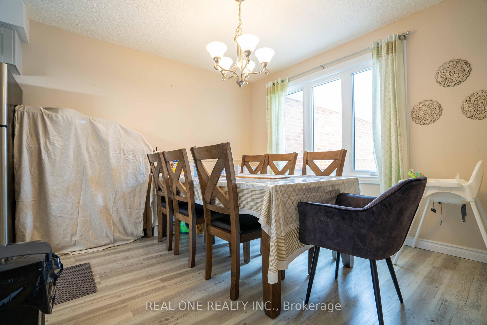 407 Keats Way 2, Waterloo — photo 5 of 5