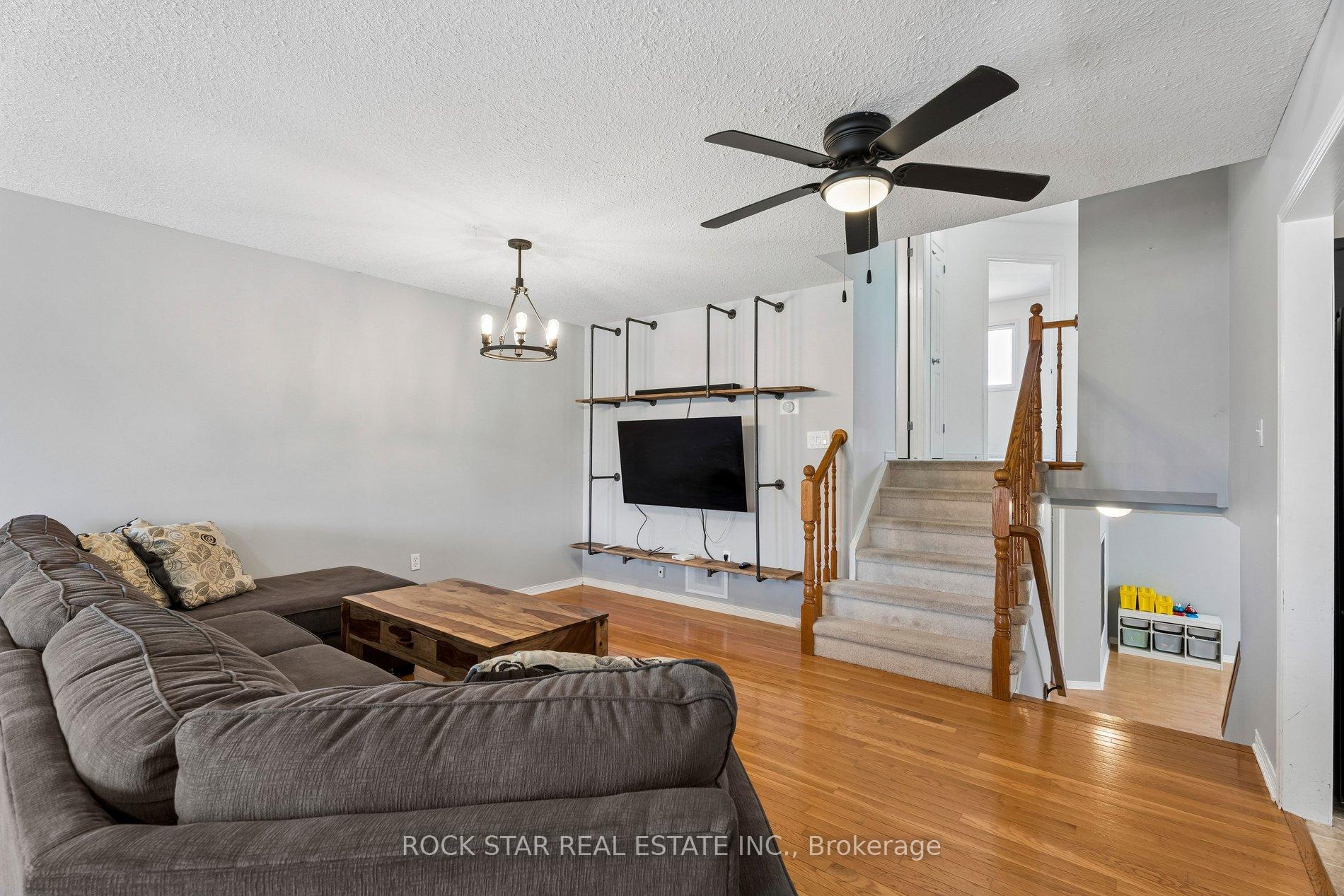 56 Golden Acres Drive, West Lincoln — photo 2 of 5