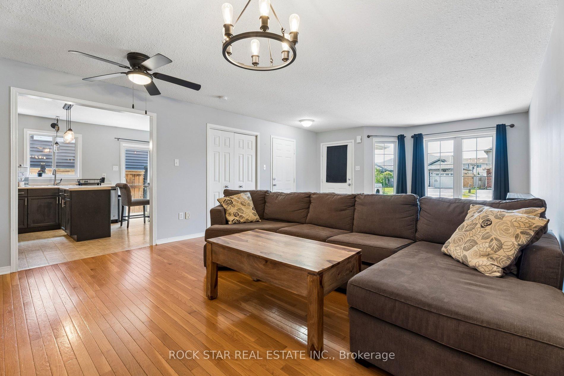 56 Golden Acres Drive, West Lincoln — photo 3 of 5