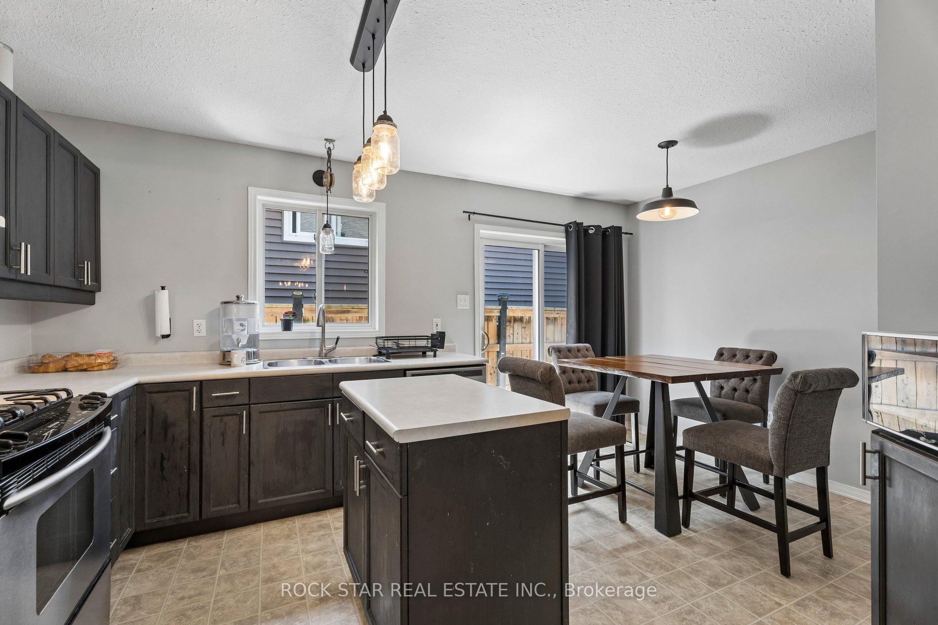 56 Golden Acres Drive, West Lincoln — photo 5 of 5