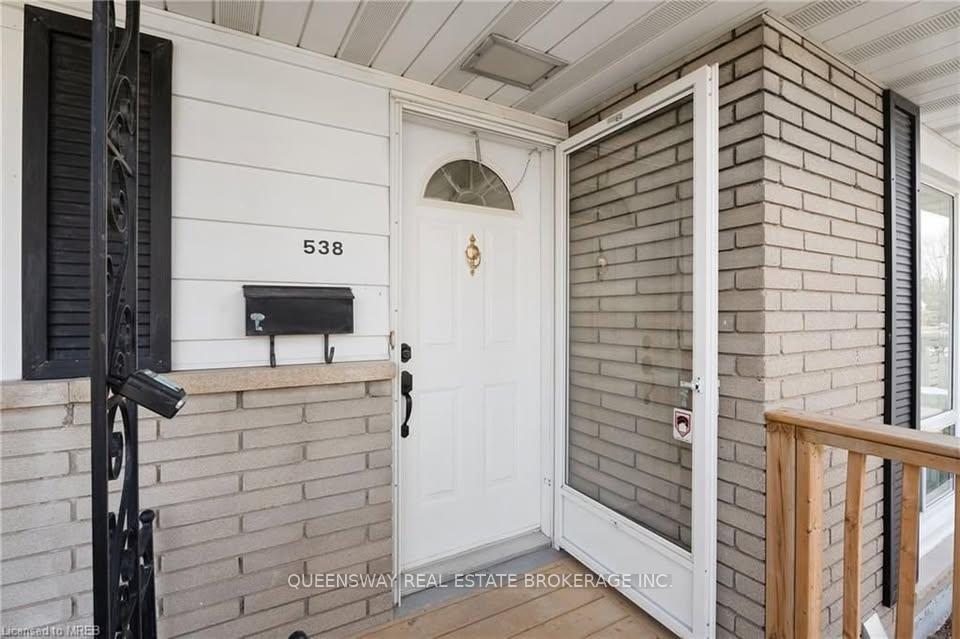 538 Lloyd Avenue Main, Welland — photo 2 of 5