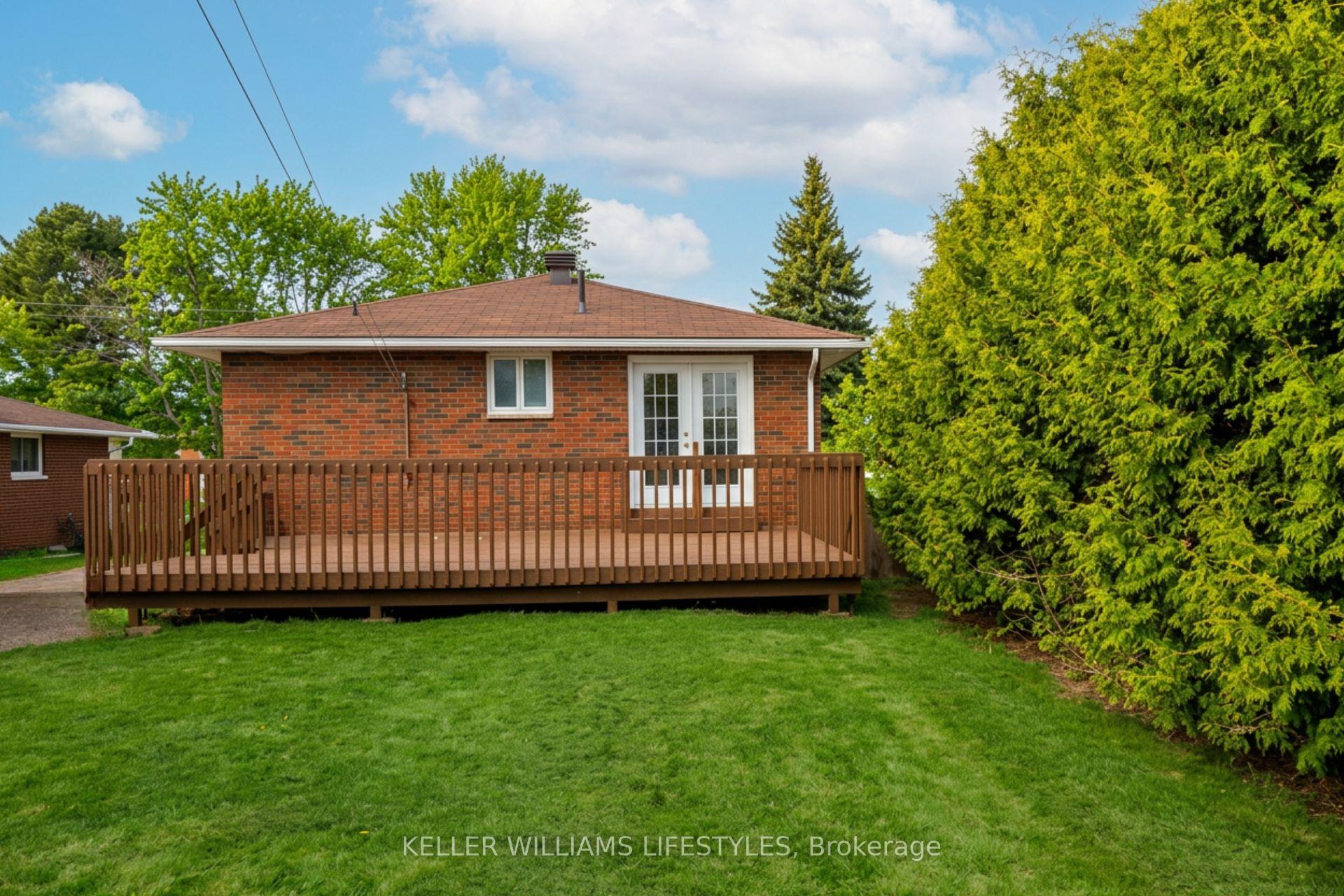 17 Nightingale Drive, North Bay — photo 5 of 5