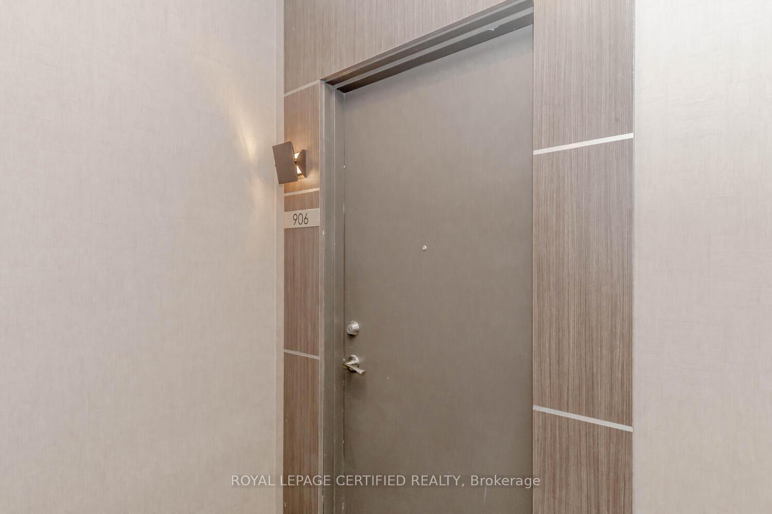 550 North Service Road 906, Grimsby — photo 5 of 5