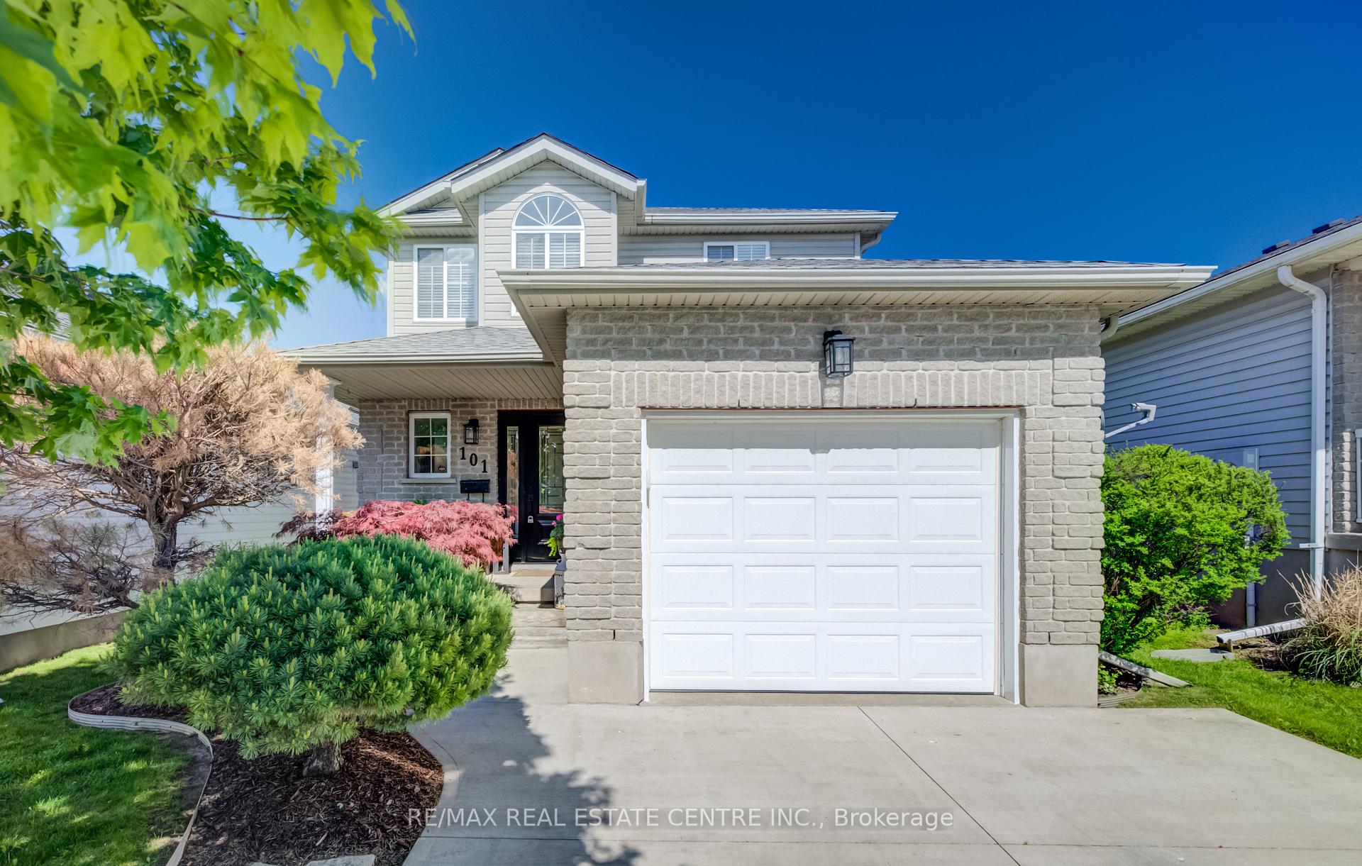 101 Edgemere Drive, Cambridge — photo 2 of 5