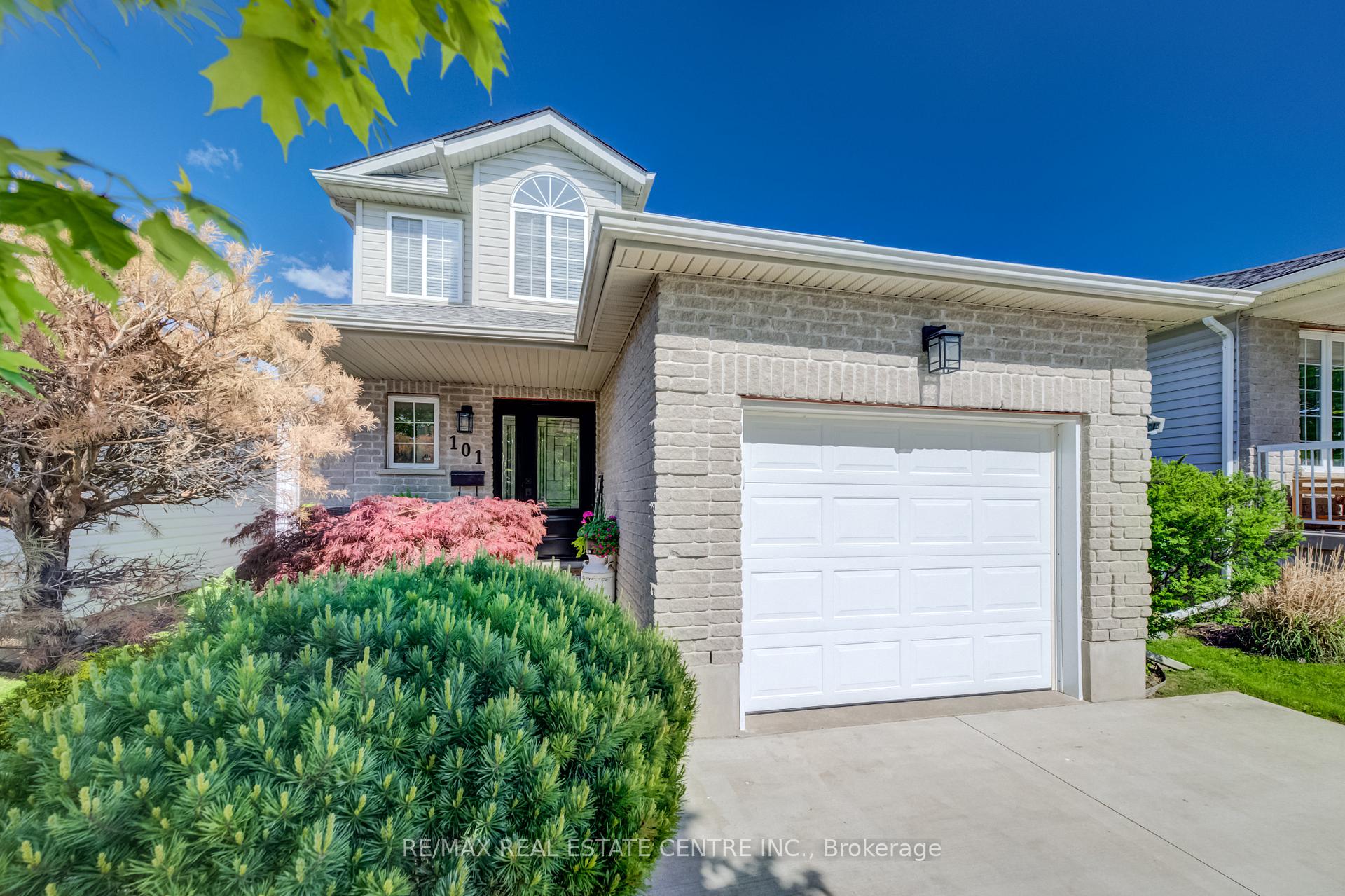 101 Edgemere Drive, Cambridge — photo 3 of 5