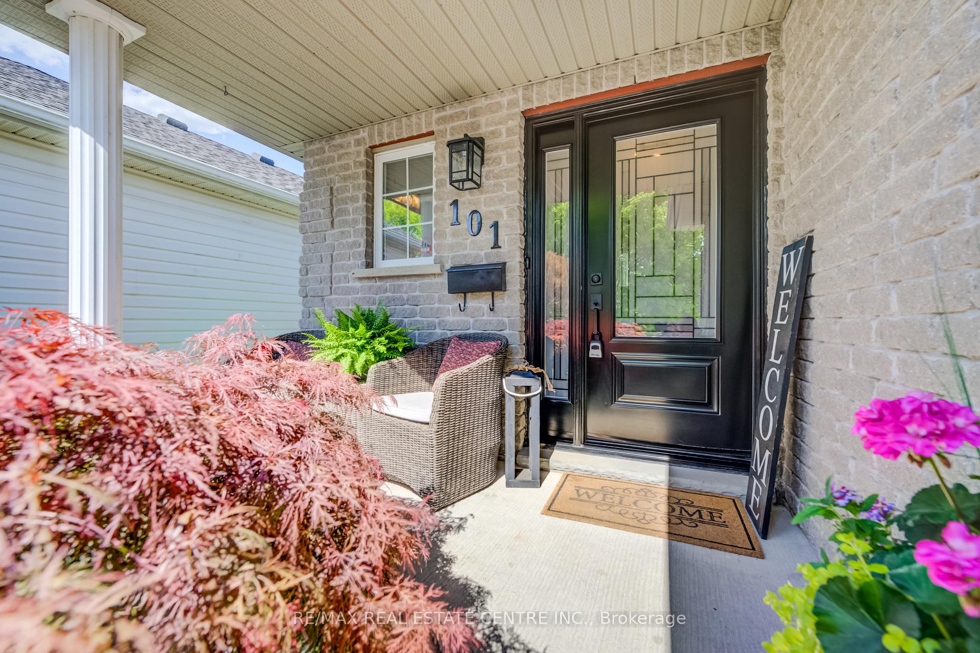 101 Edgemere Drive, Cambridge — photo 4 of 5