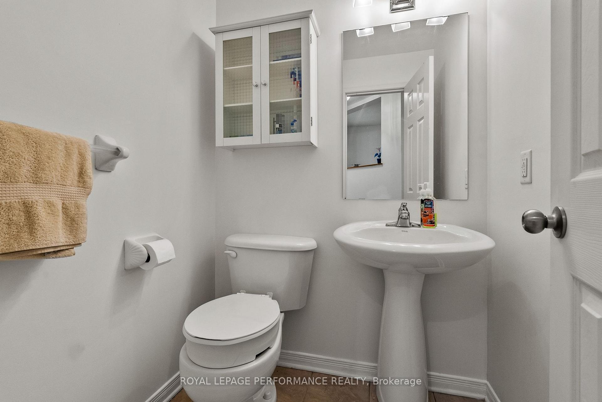 1071 Brasseur Crescent, Orleans - Cumberland and Area — photo 4 of 5