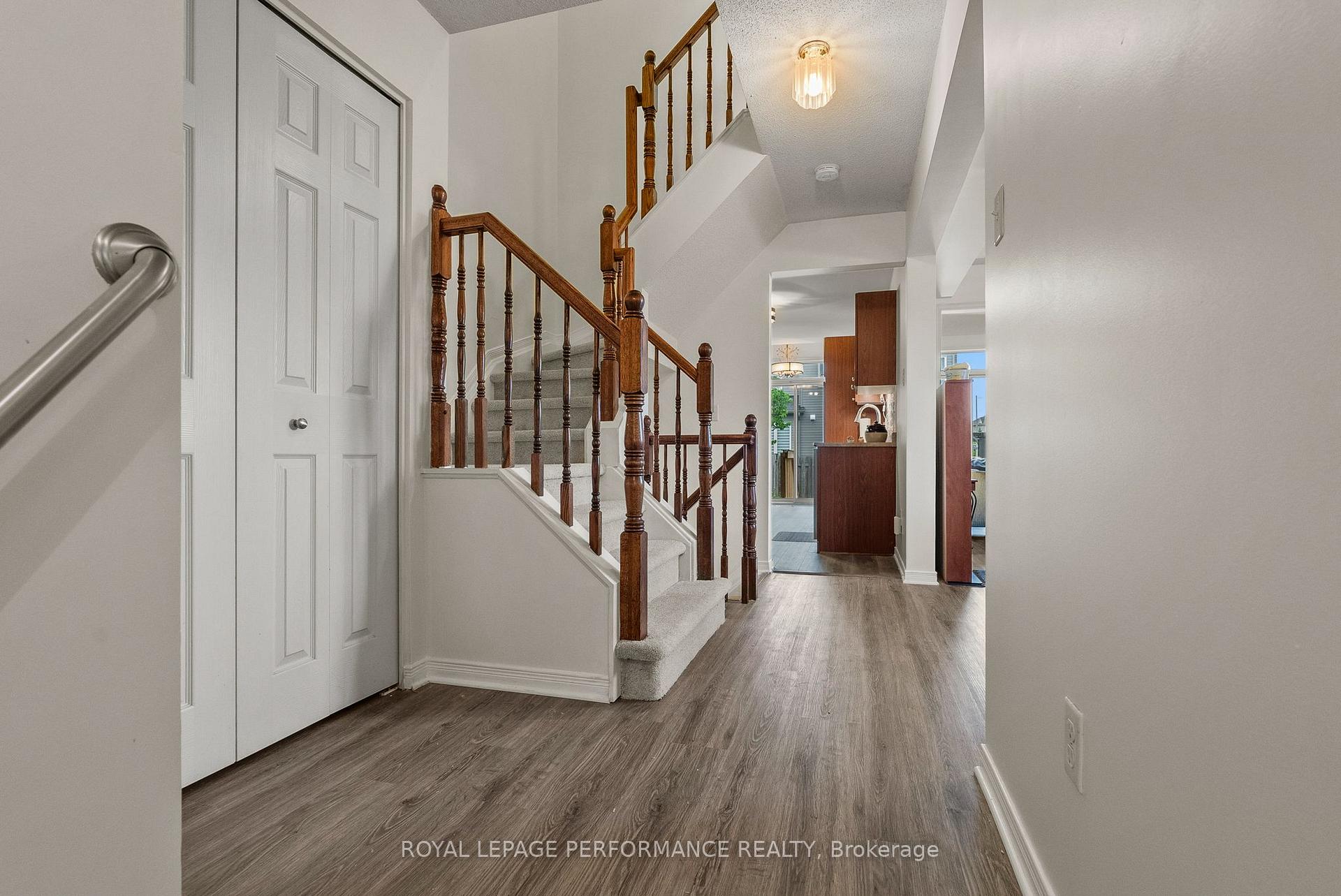 1071 Brasseur Crescent, Orleans - Cumberland and Area — photo 5 of 5