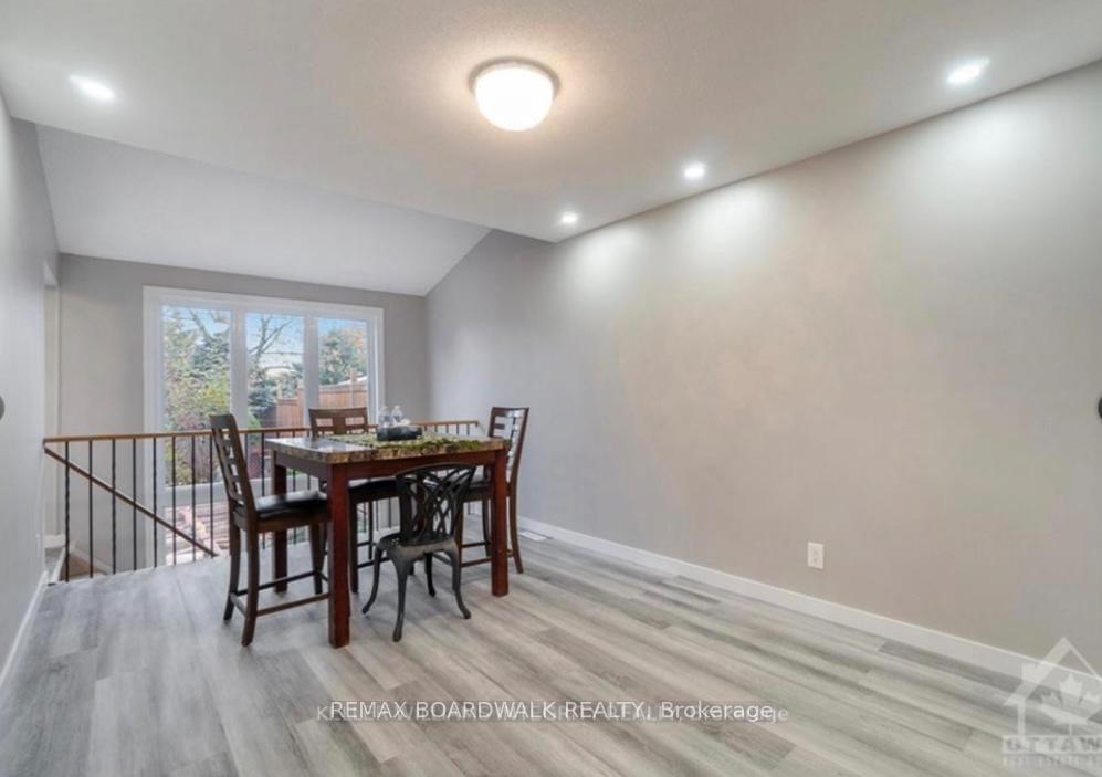 563 LATOUR Crescent, Orleans - Cumberland and Area — photo 5 of 5