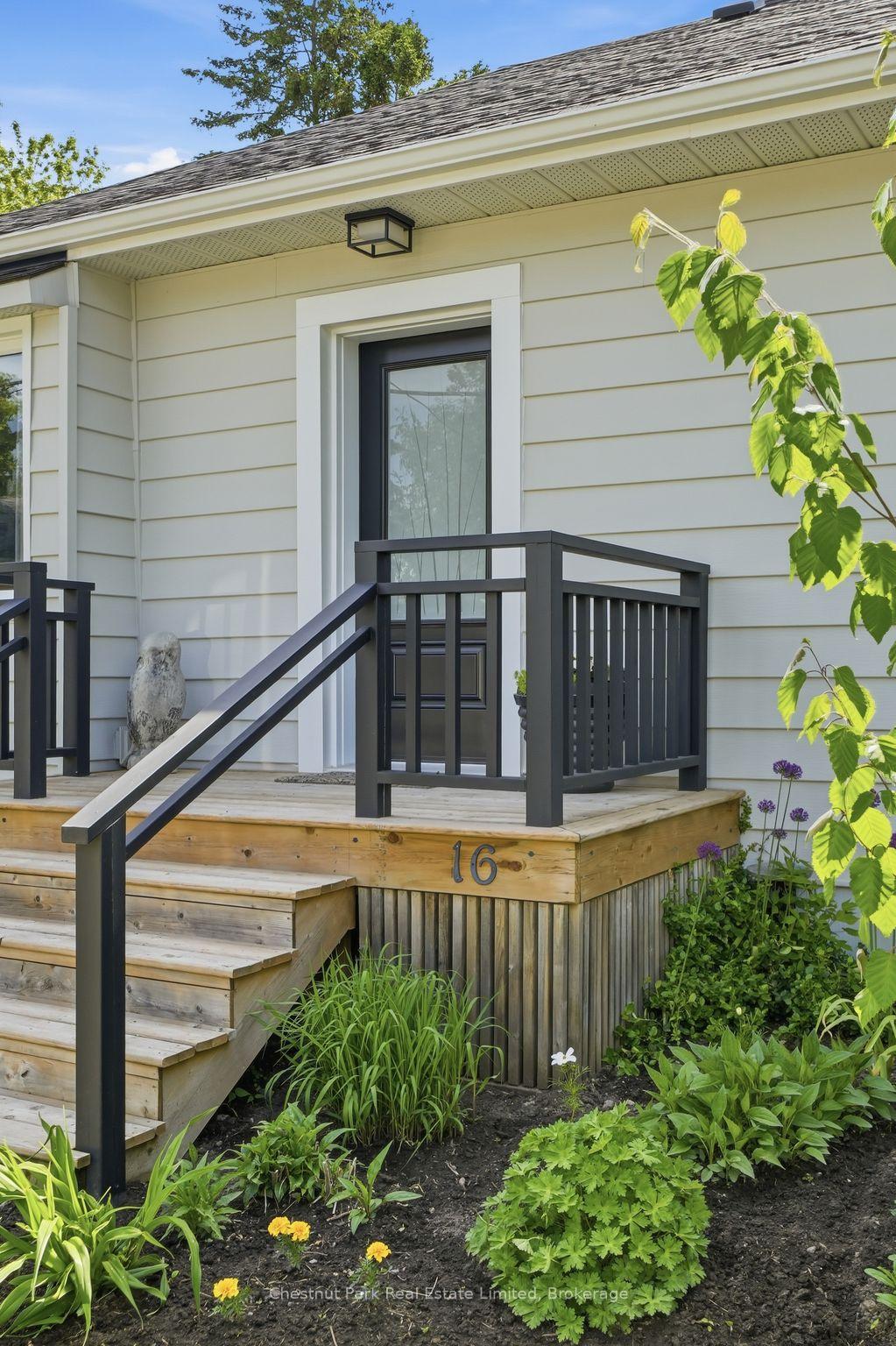 16 Jane Street, Prince Edward County — photo 4 of 5