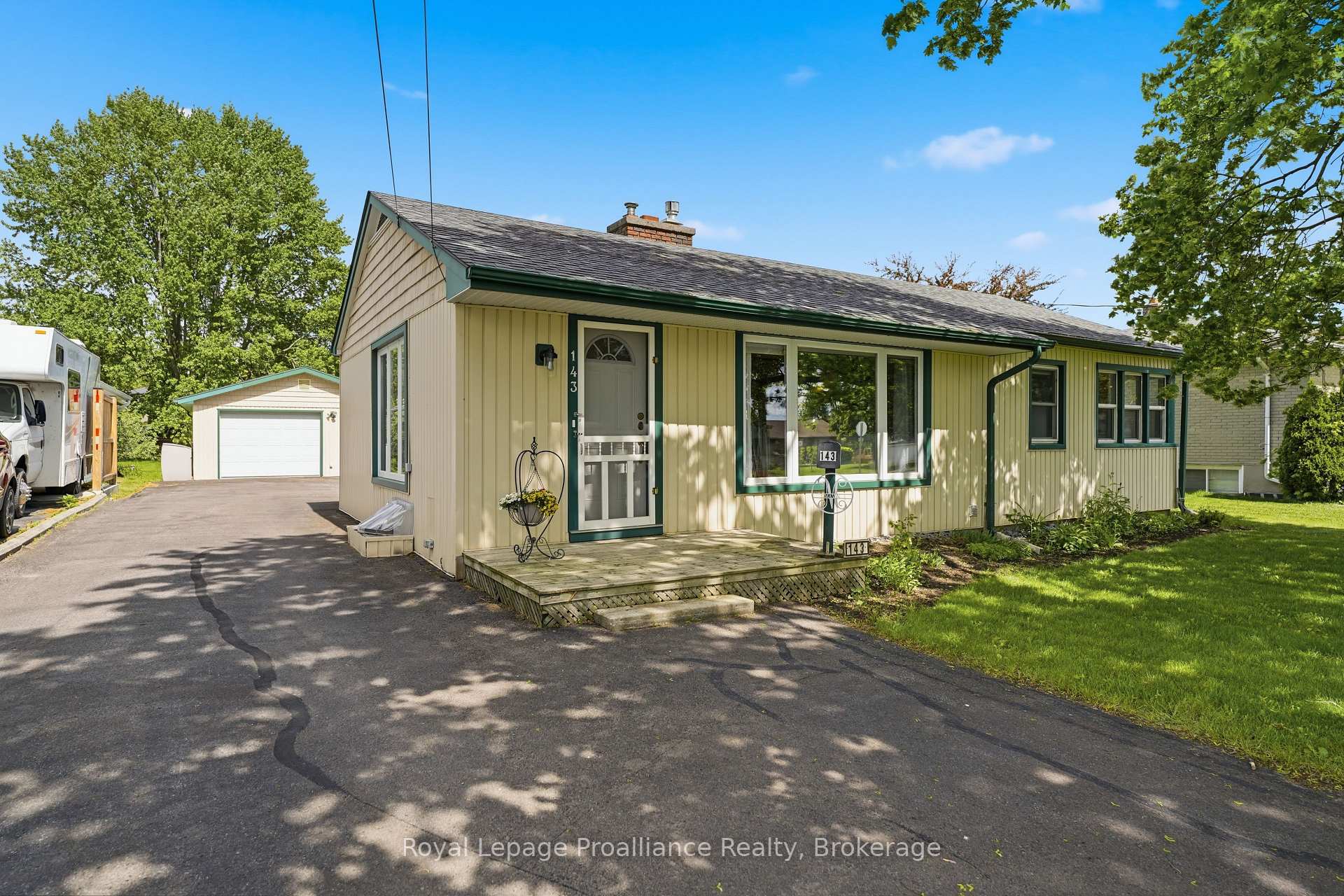 143 Avondale Road, Belleville, ON K8P 4G4 — Belleville, Ontario