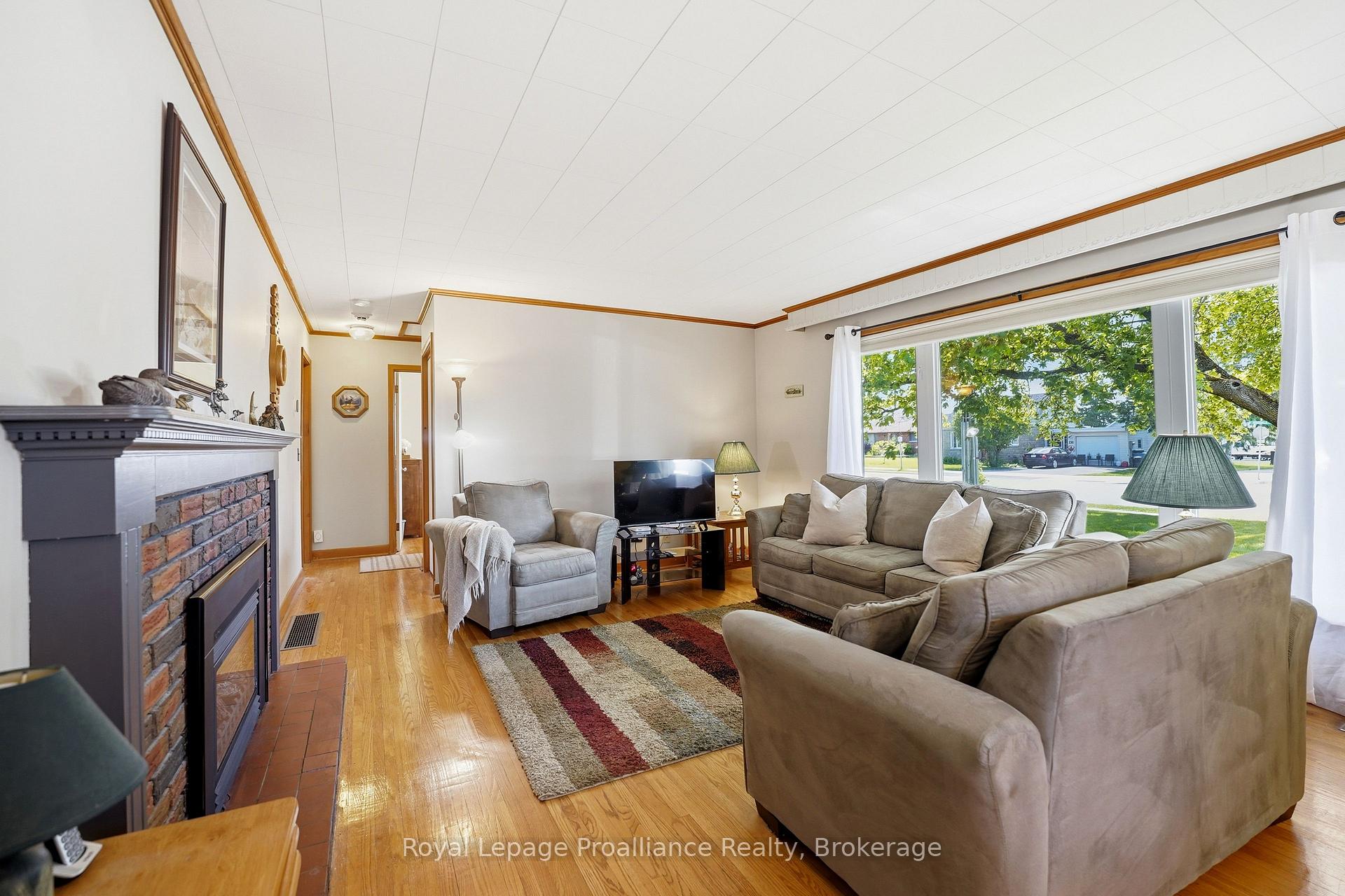 143 Avondale Road, Belleville — photo 5 of 5