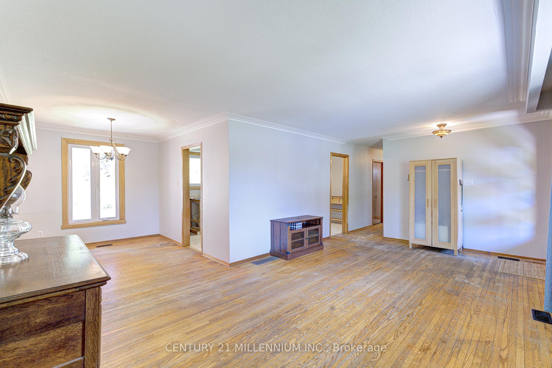 210 Centre Street, Shelburne — photo 5 of 5