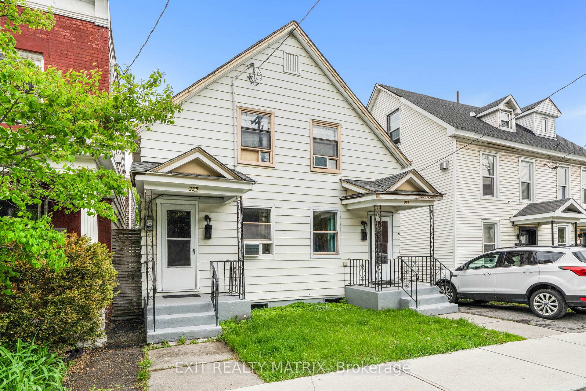 235-237 Guigues Avenue, Lower Town - Sandy Hill — photo 2 of 5