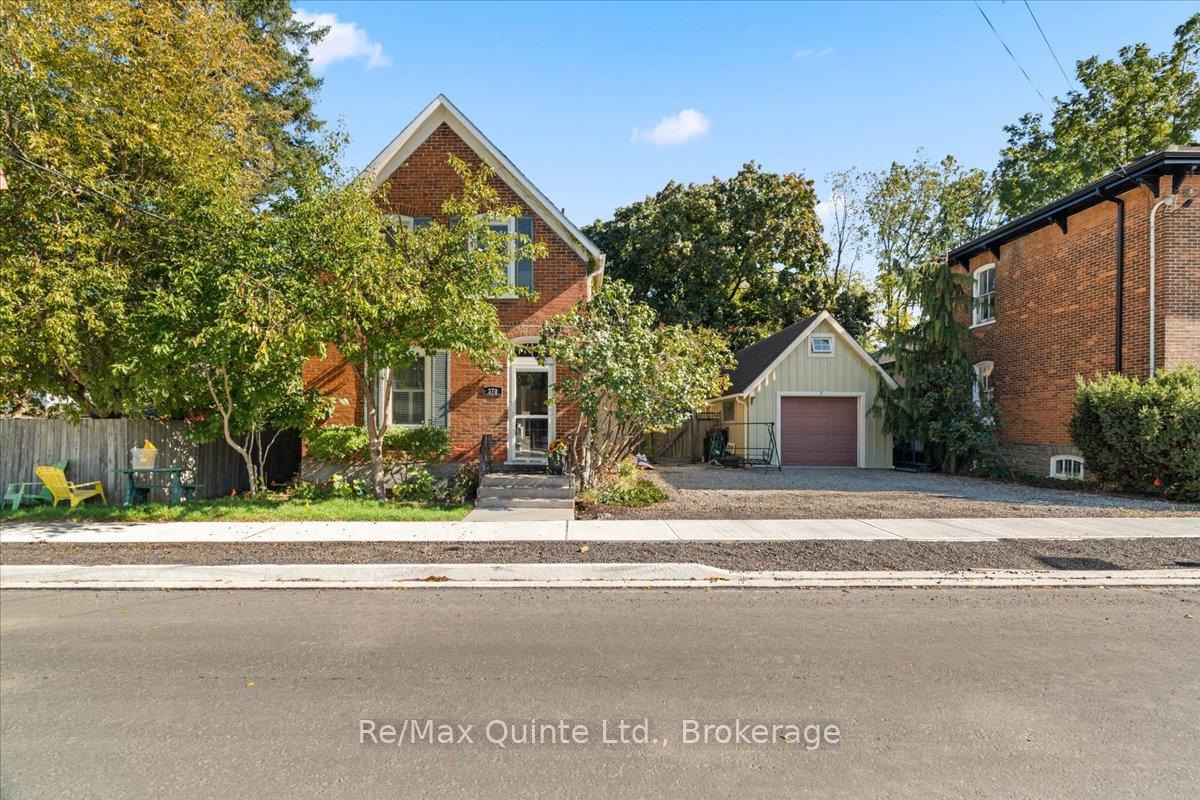370 Main Street, Prince Edward County — photo 2 of 5