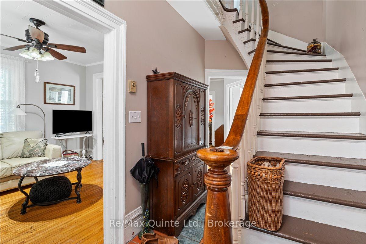 370 Main Street, Prince Edward County — photo 5 of 5