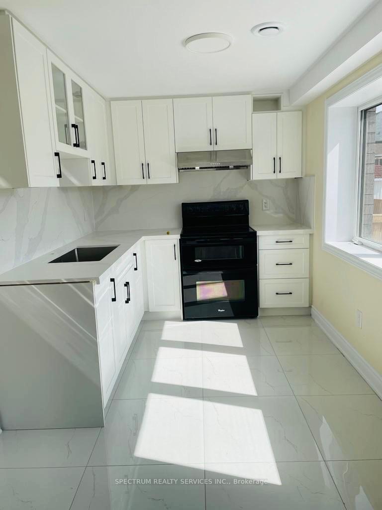 22 Rowley Street, Brantford — photo 4 of 5