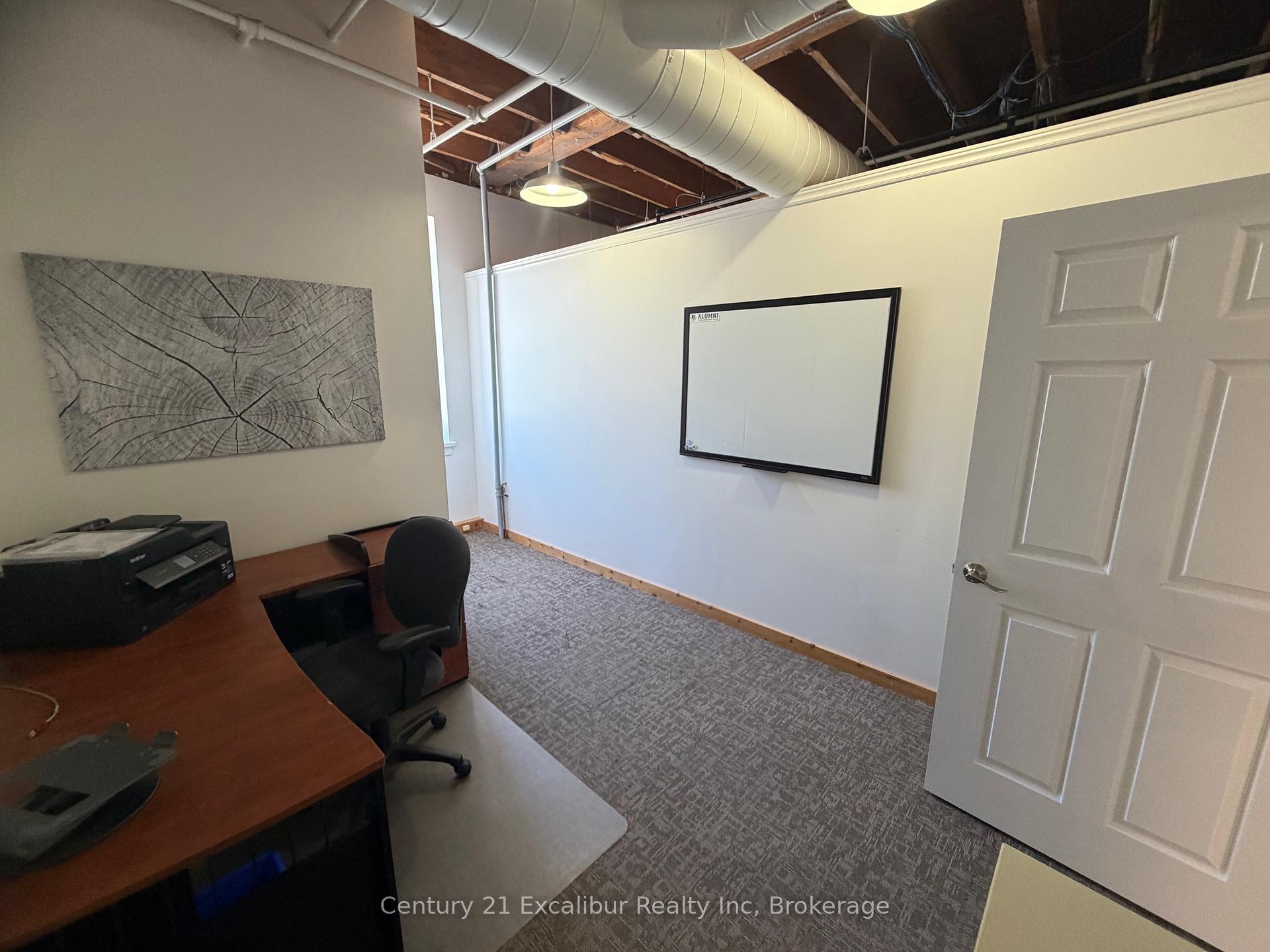 105 Queen Street W 15, Centre Wellington — photo 4 of 5