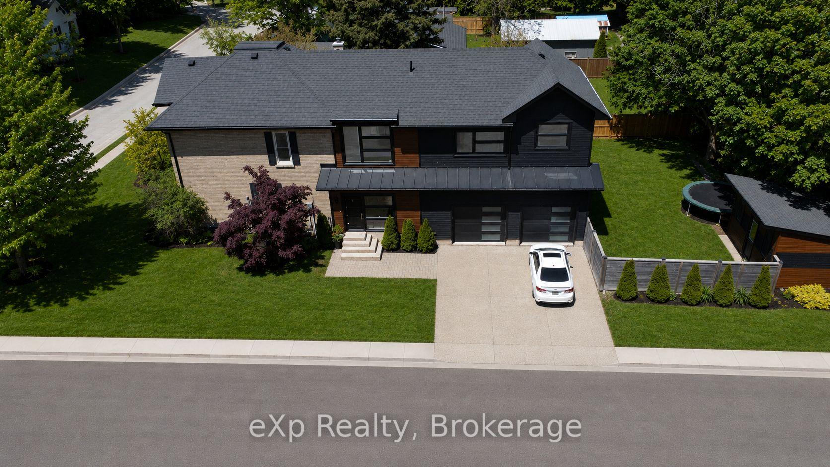 709 Green Street, Saugeen Shores — photo 4 of 5