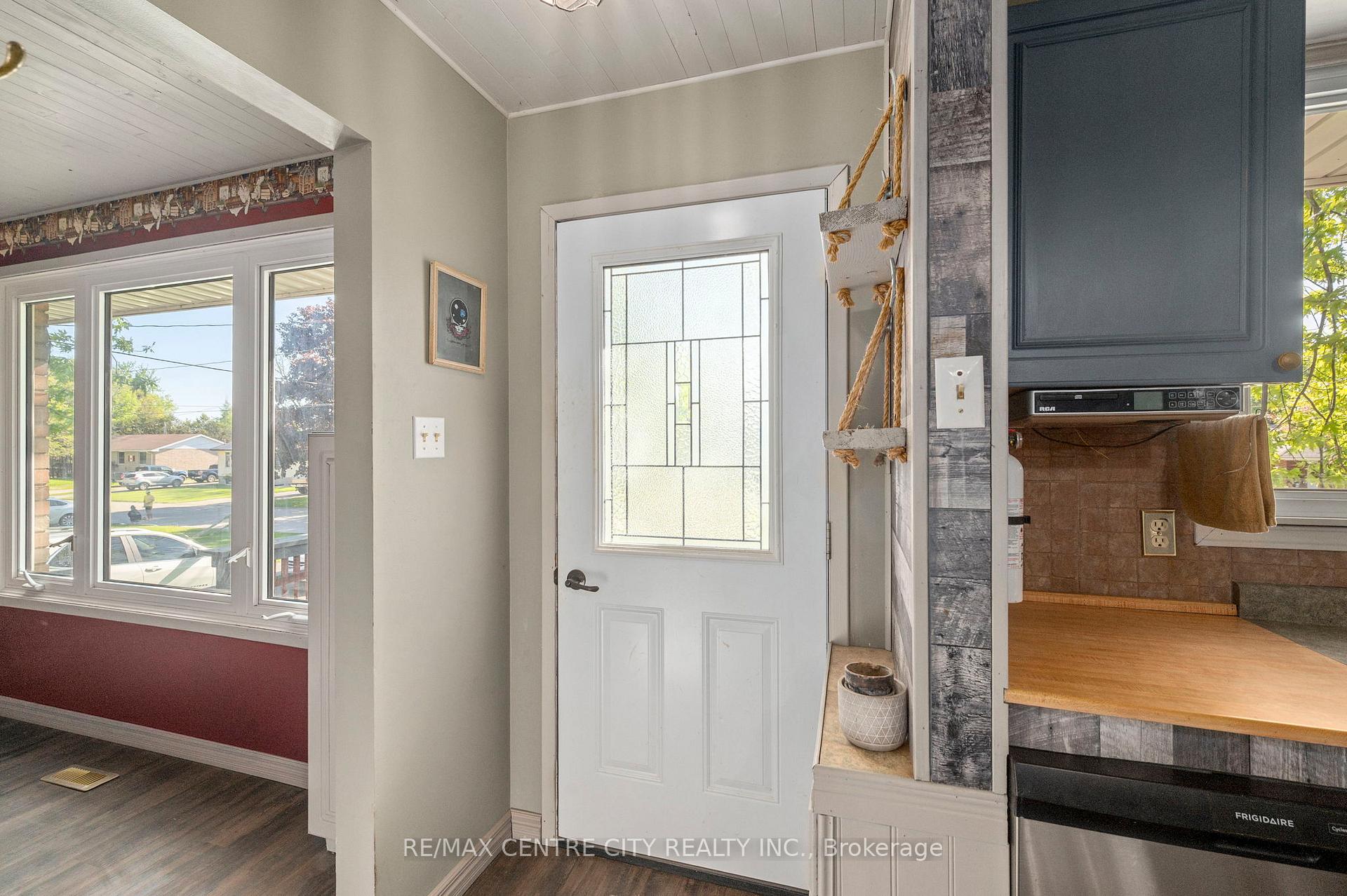 275 Frances Street, Central Elgin — photo 4 of 5