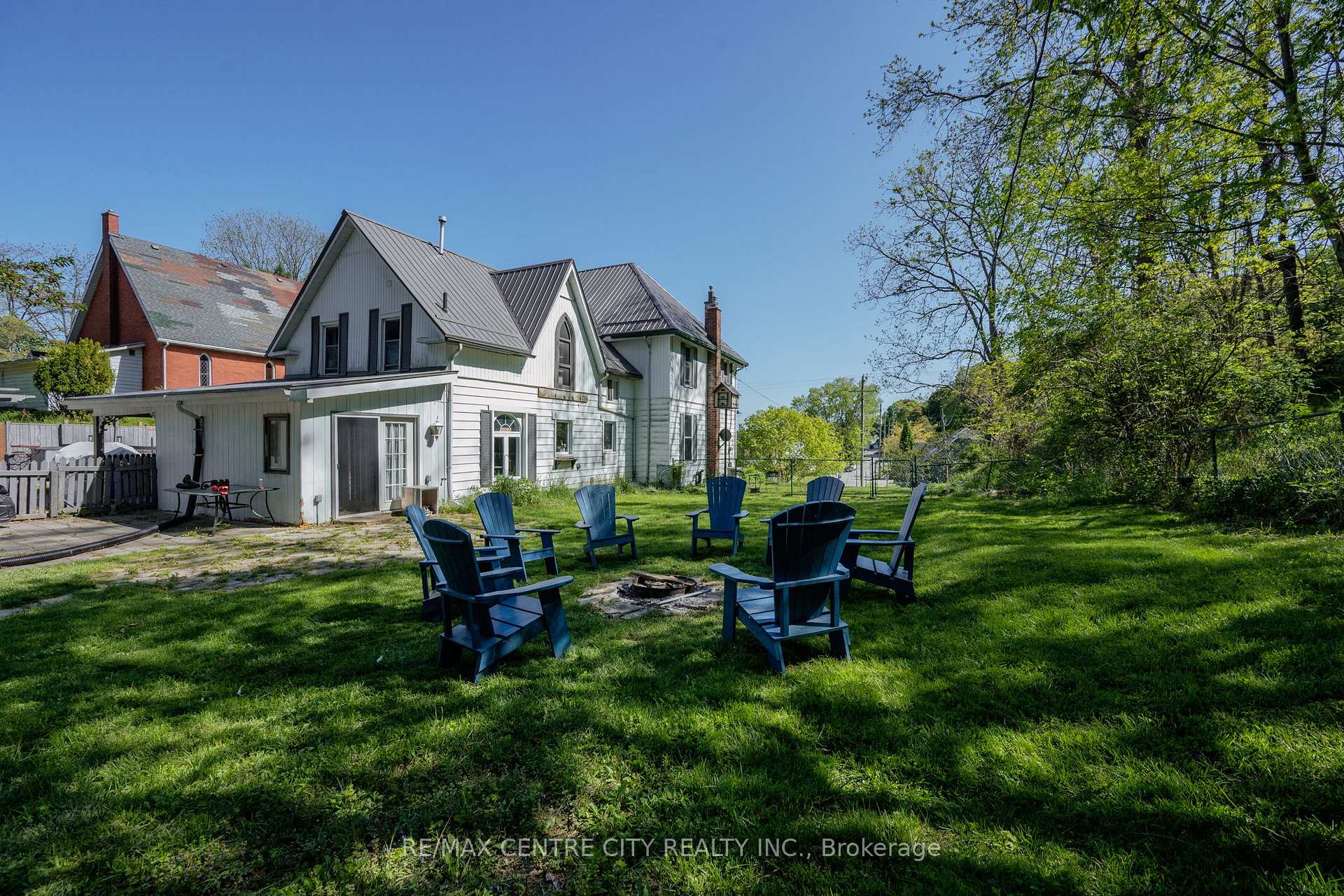 337 George Street, Central Elgin — photo 2 of 5