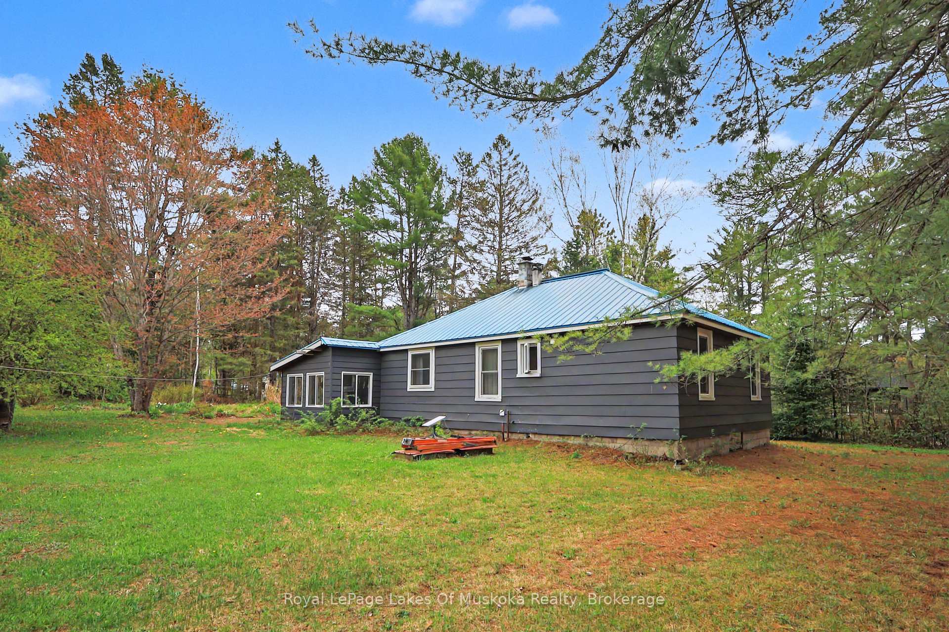 1003 Kelly Road, Lake of Bays — photo 2 of 5