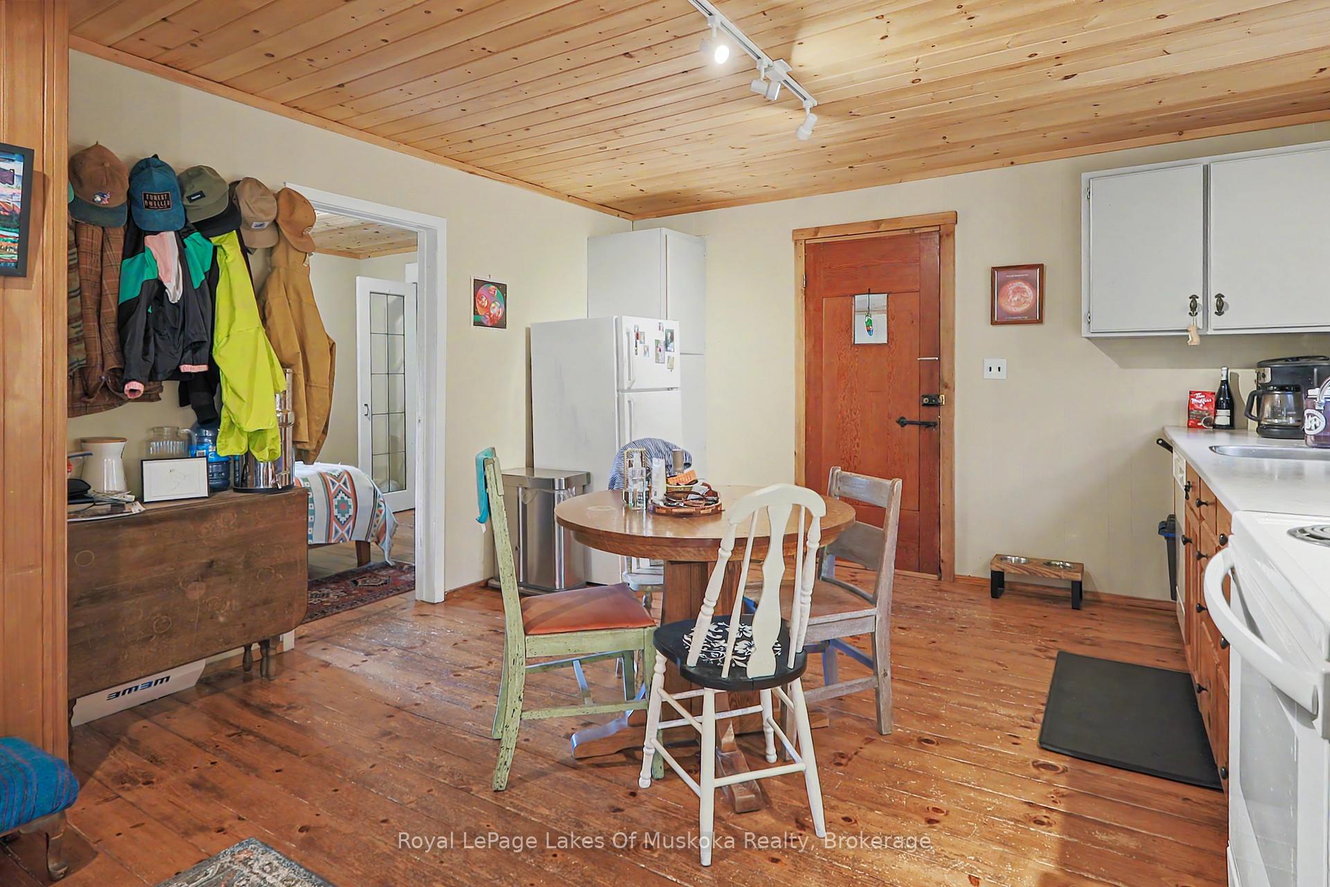 1003 Kelly Road, Lake of Bays — photo 5 of 5