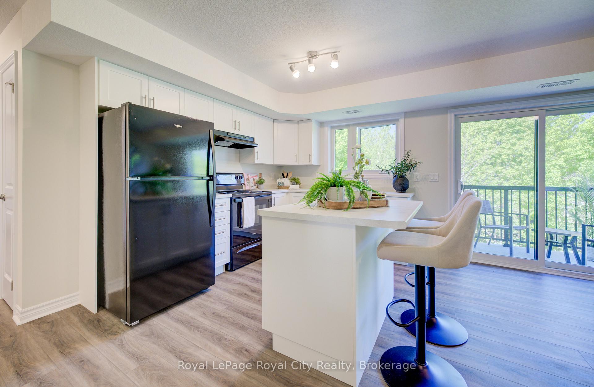 465 Garafraxa Street W 9, Centre Wellington — photo 2 of 5