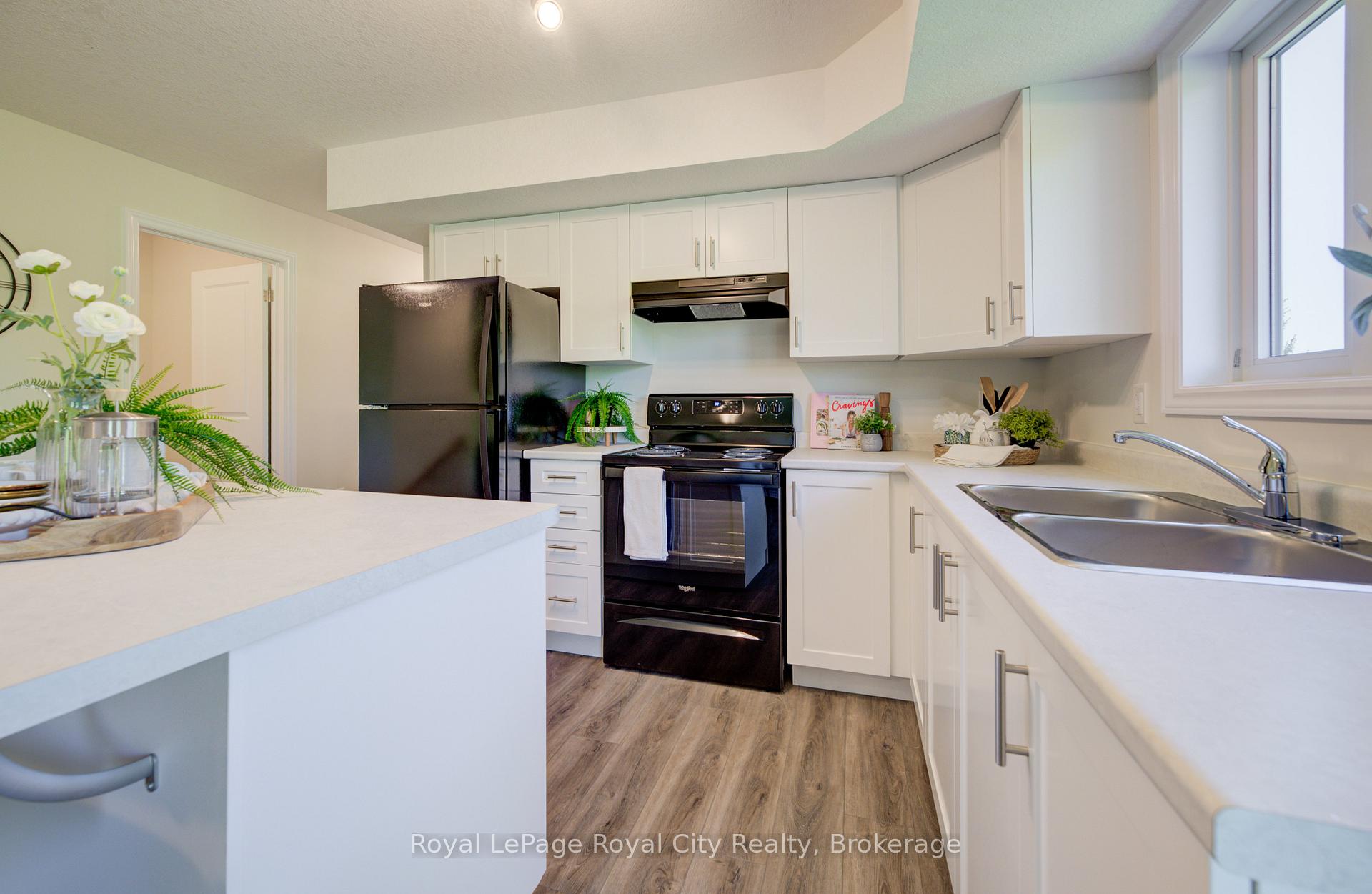 465 Garafraxa Street W 9, Centre Wellington — photo 4 of 5