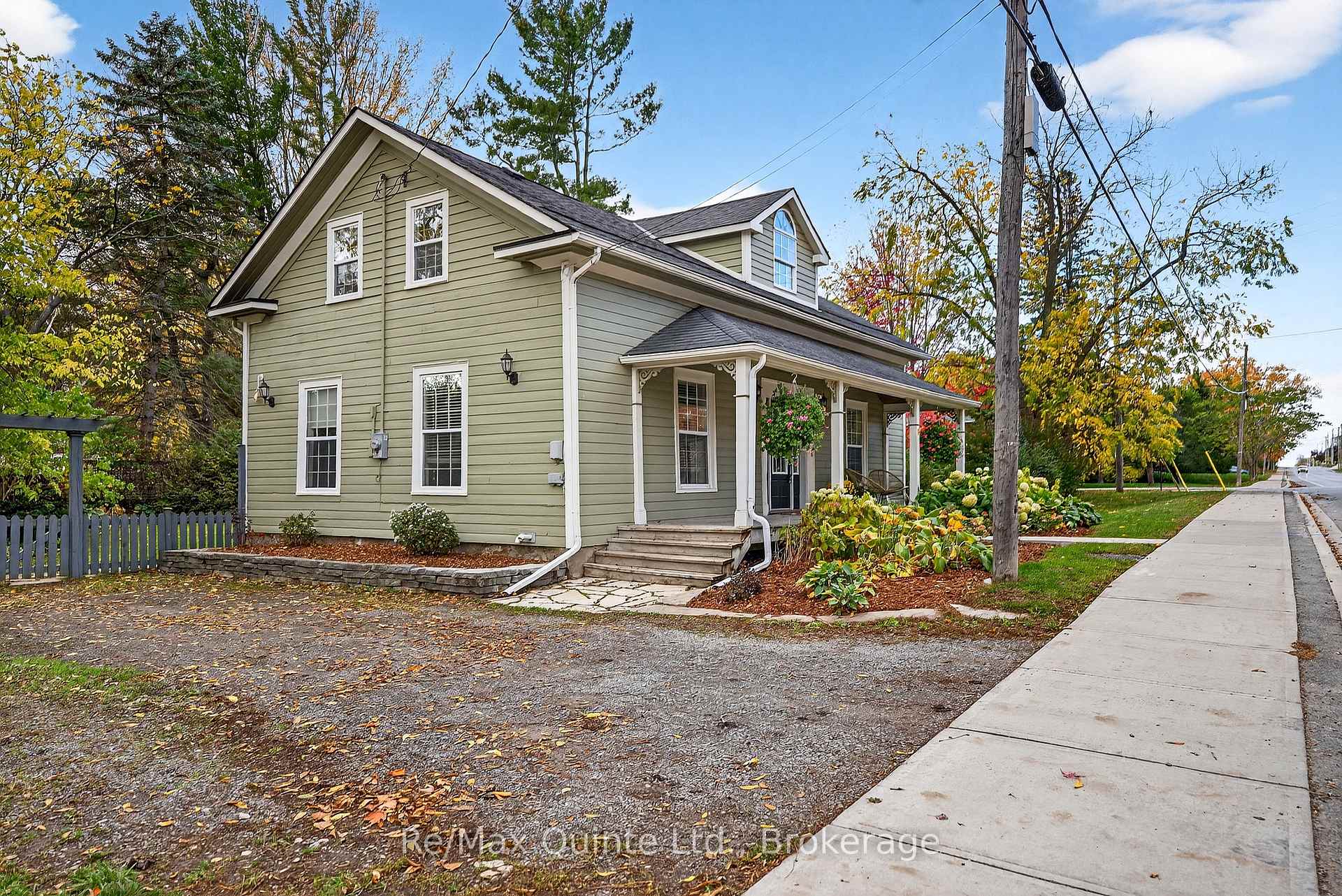 15 Talbot Street, Prince Edward County — photo 2 of 5